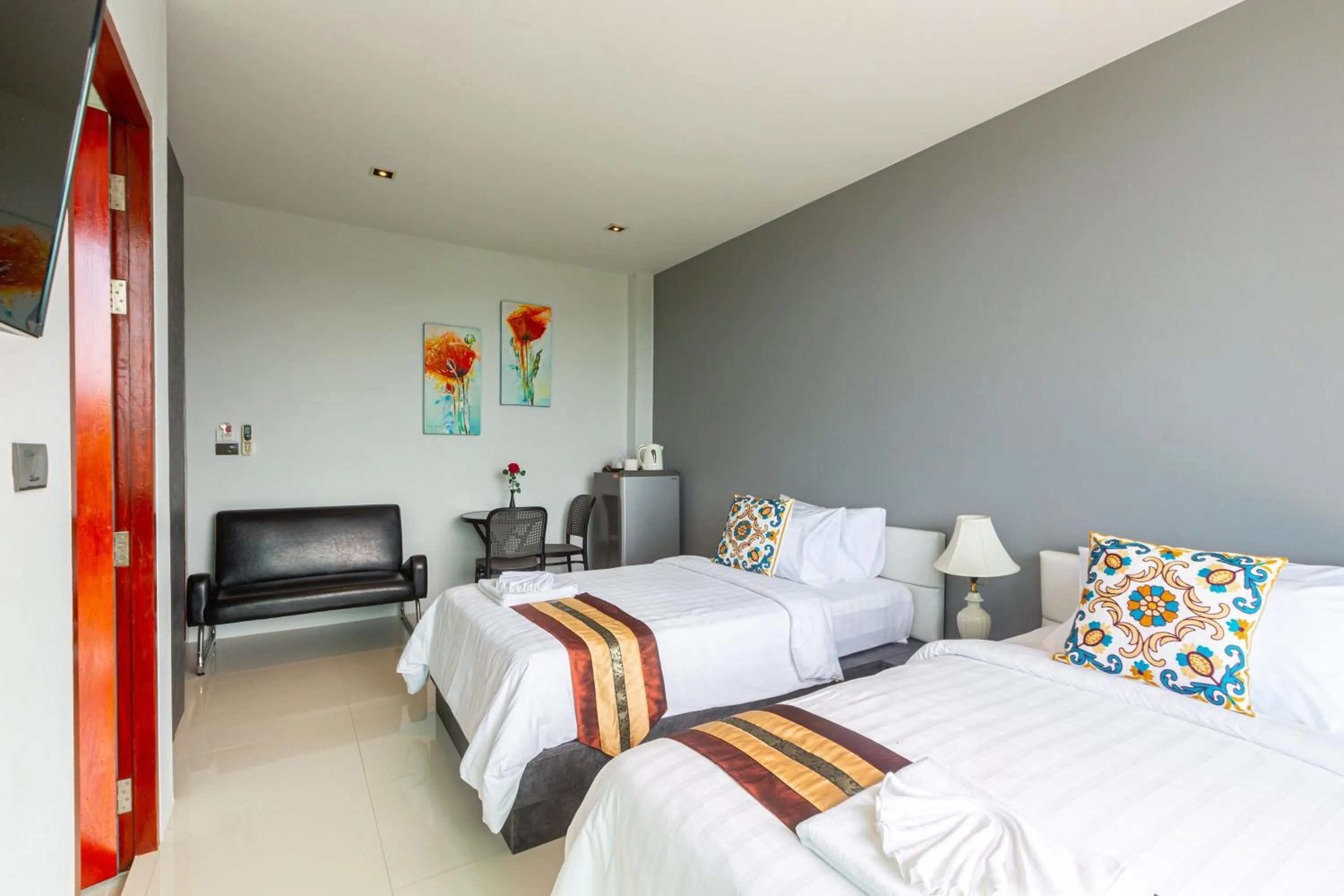 Bed in Rossarin Sea View Patong