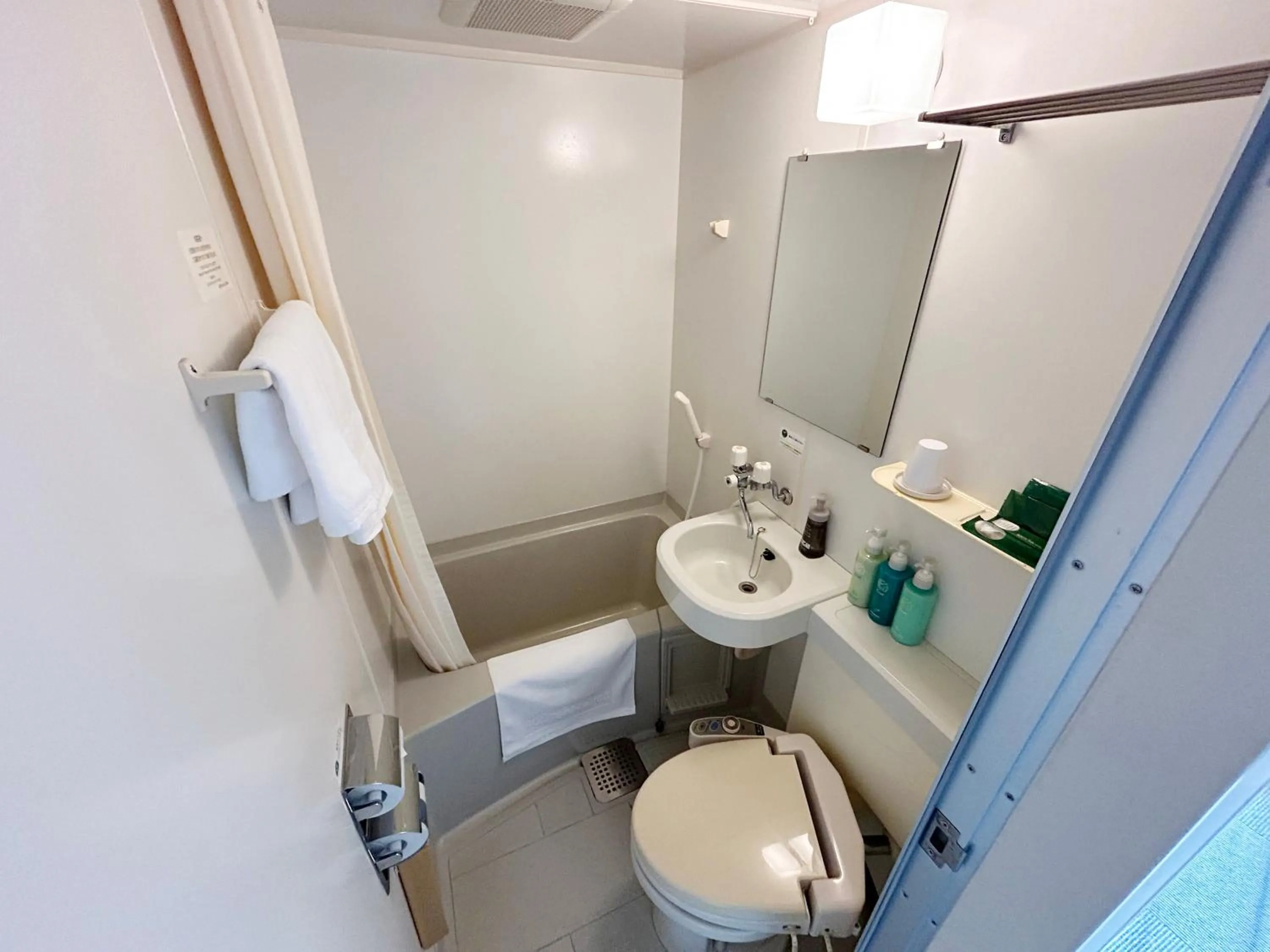 Bathroom in Hotel Route-Inn Mojiko