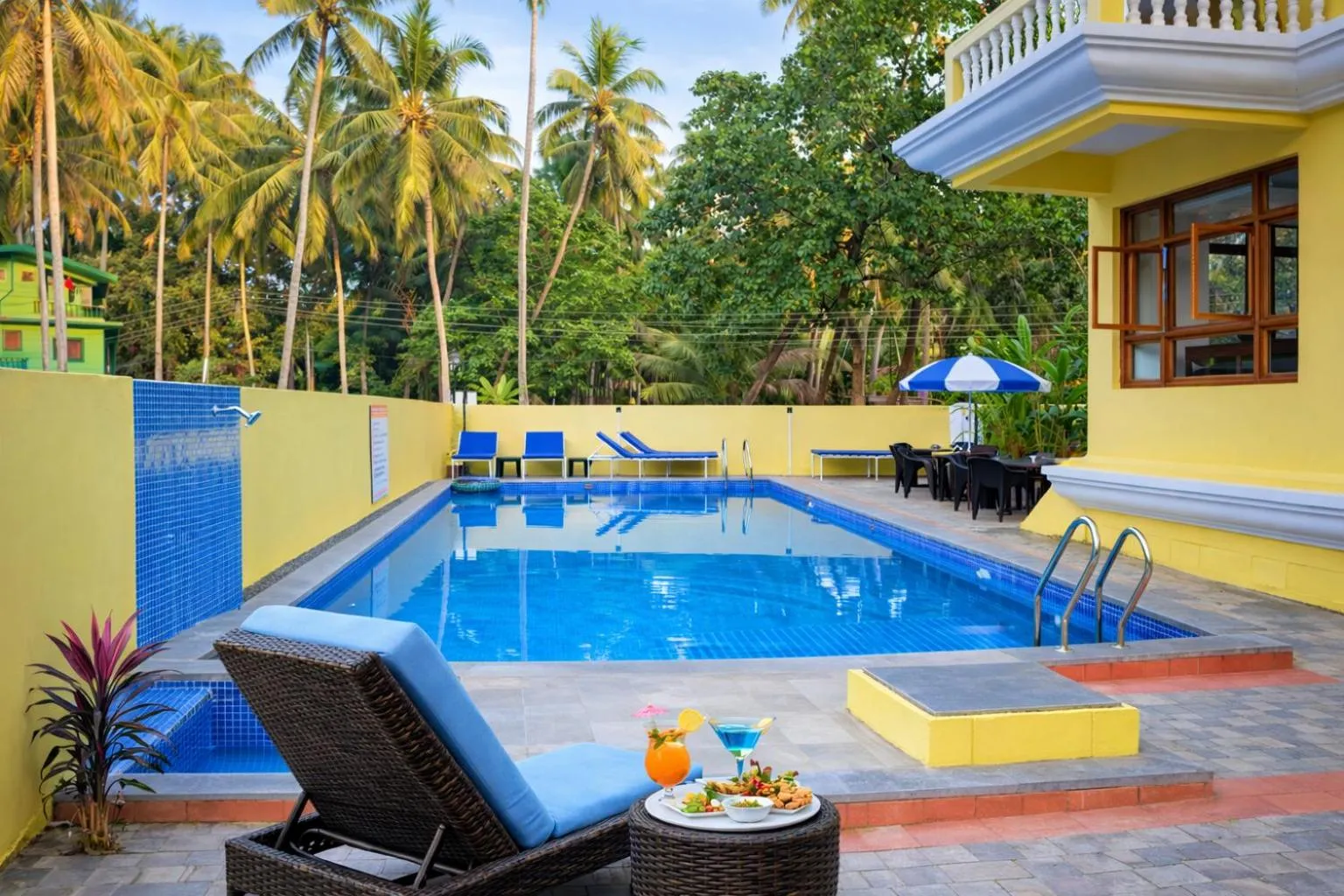 Swimming pool in Sonikas Leisure