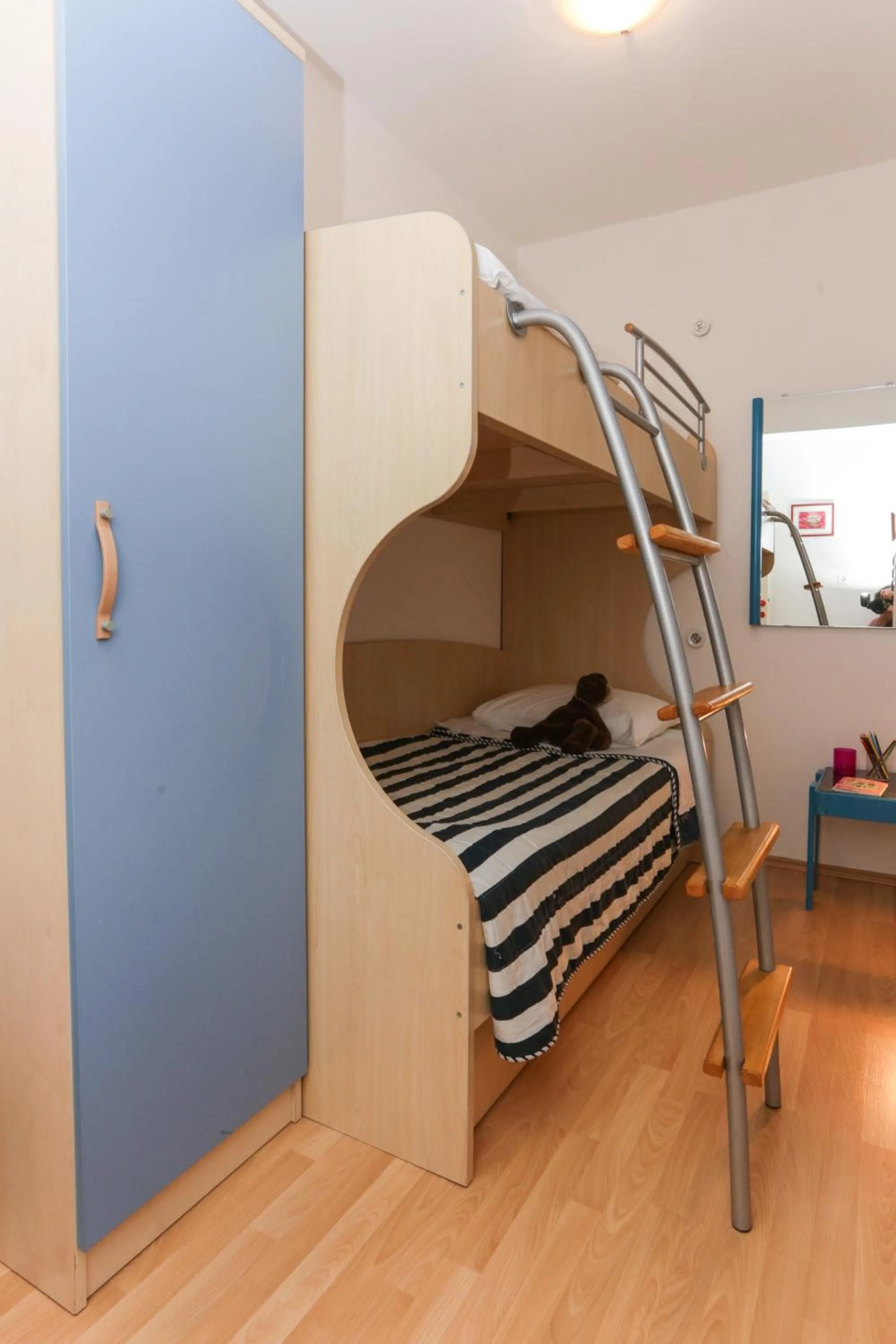 bunk bed, Bed in K-apartments