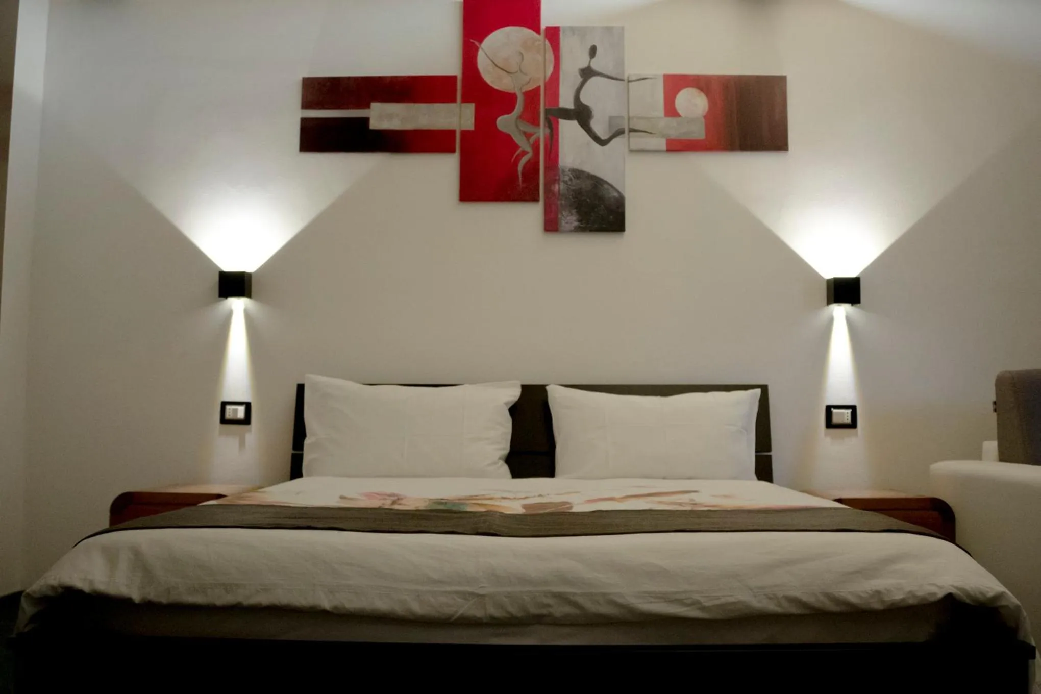 Bedroom, Bed in Marigold