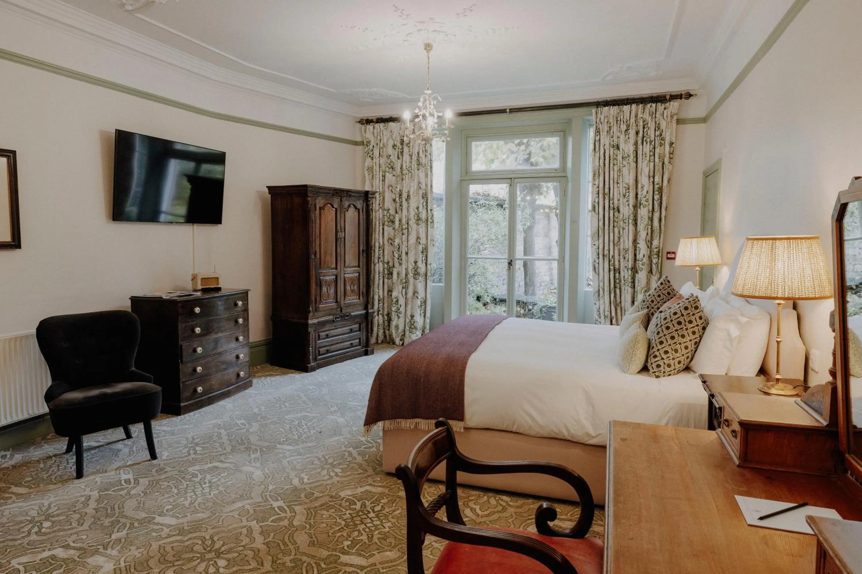 Bedroom, Bed in The William Cecil