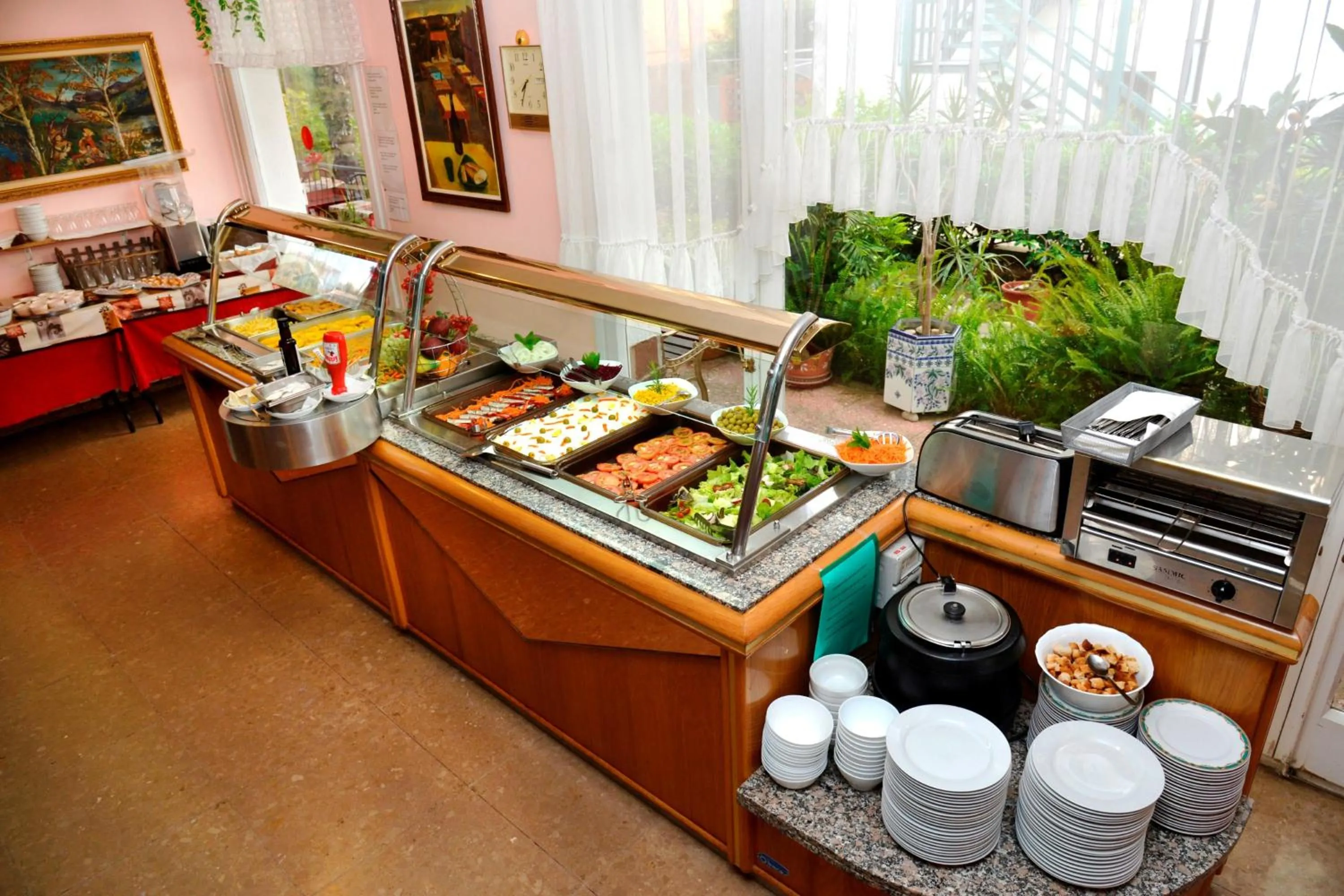 Restaurant/places to eat in Hostal Magnolia