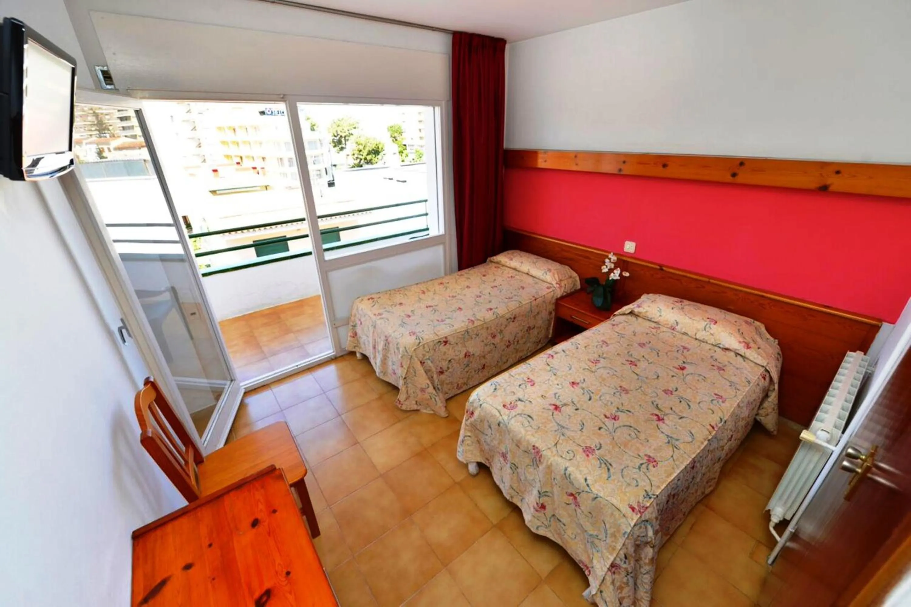 Photo of the whole room in Hostal Magnolia