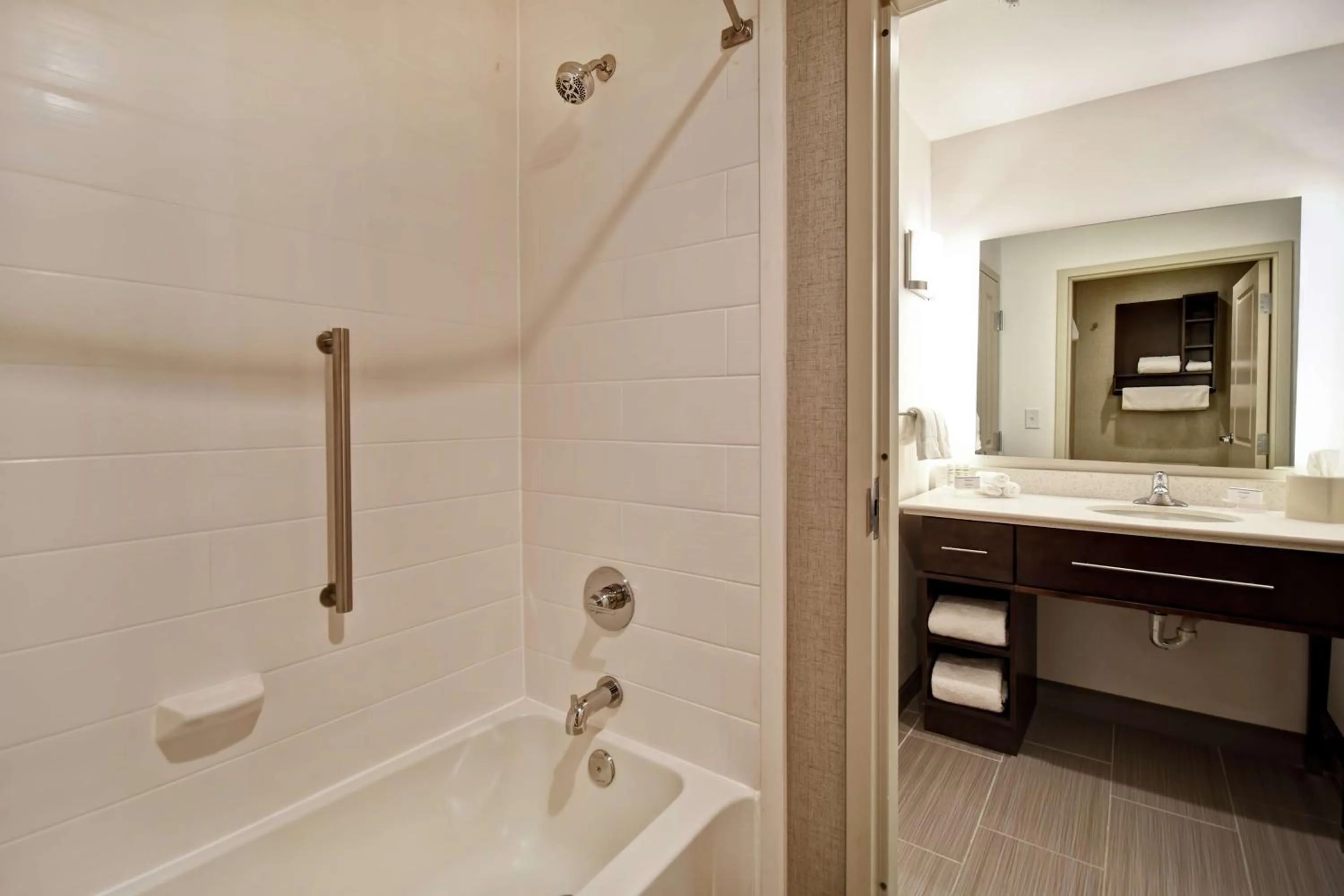 Bathroom in Homewood Suites by Hilton Novi Detroit