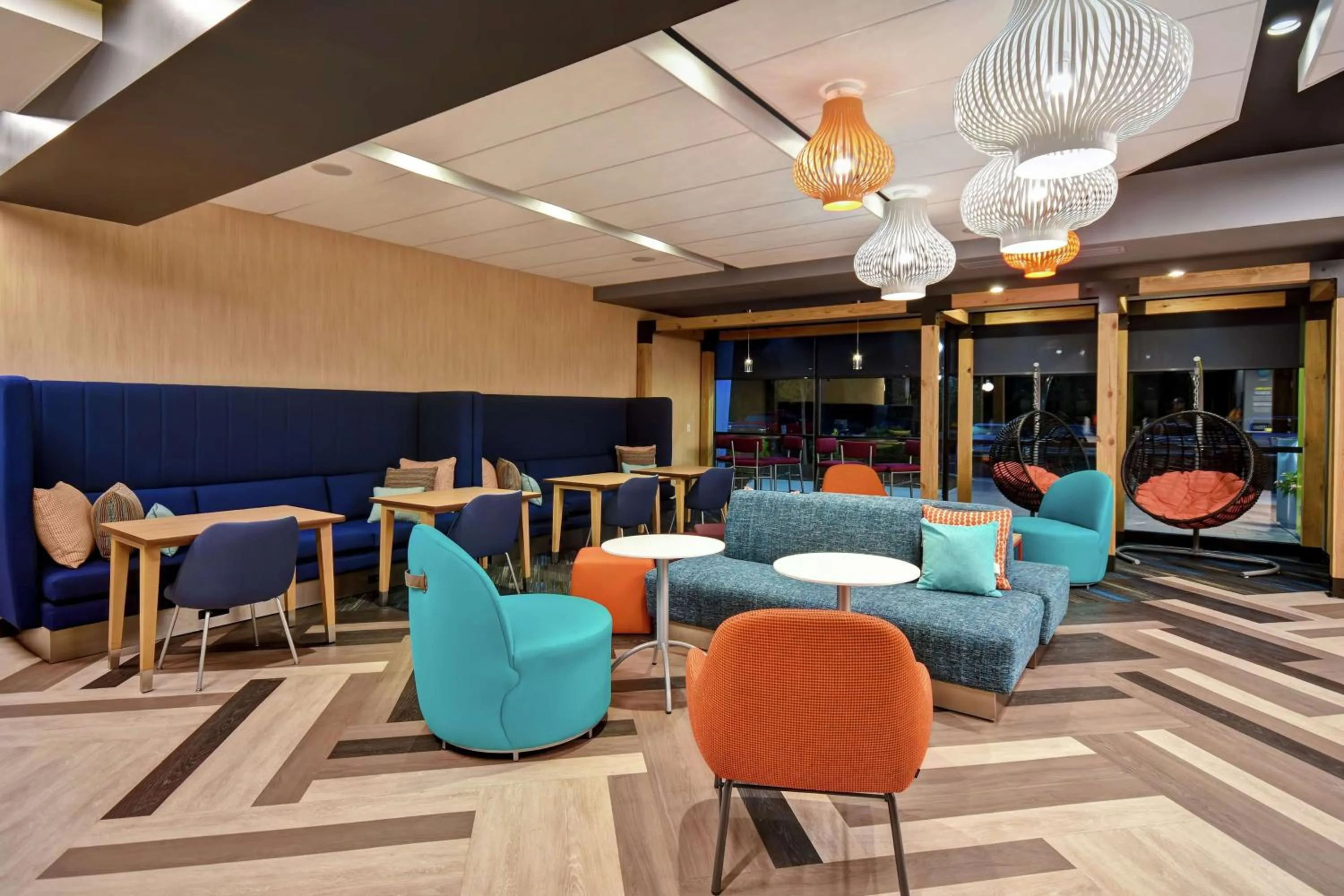 Lobby or reception in Tru By Hilton Sterling Heights Detroit