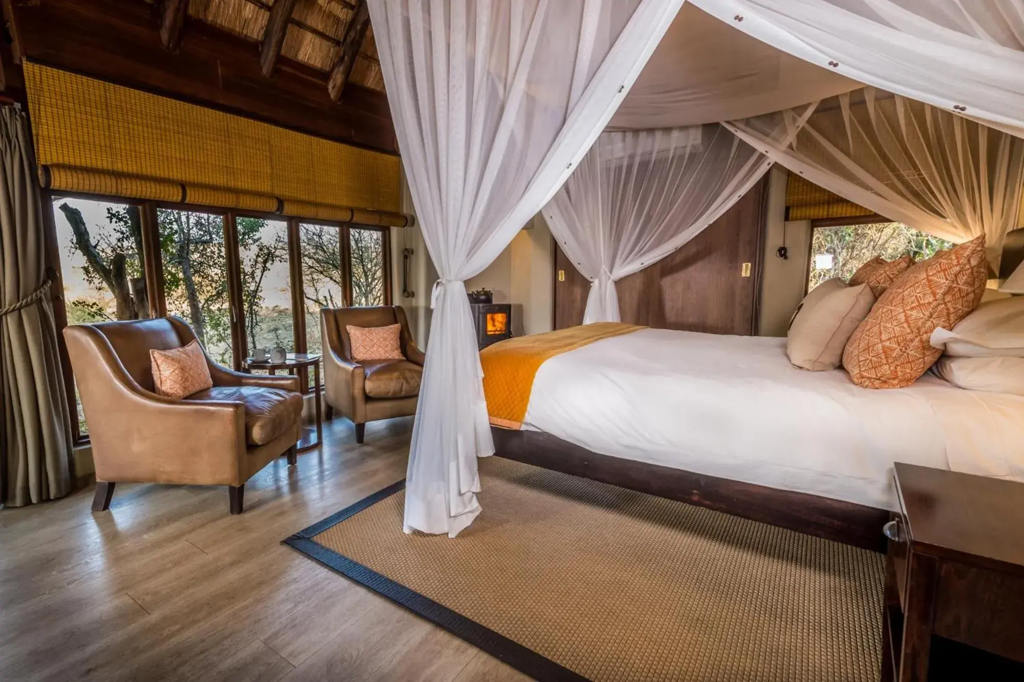 Luxury Suite in Impodimo Game Lodge Luxury Suite in Impodimo Game Lodge