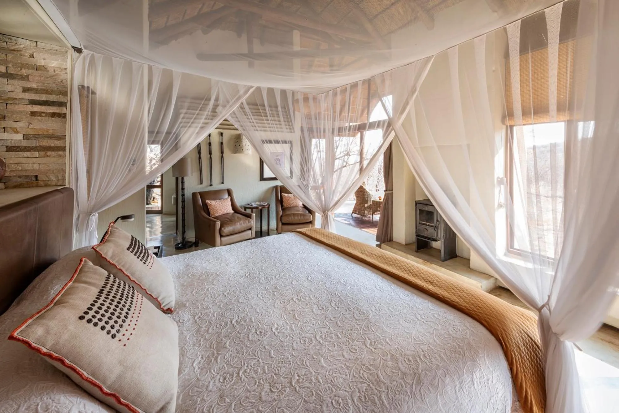 Photo of the whole room, Bed in Impodimo Game Lodge