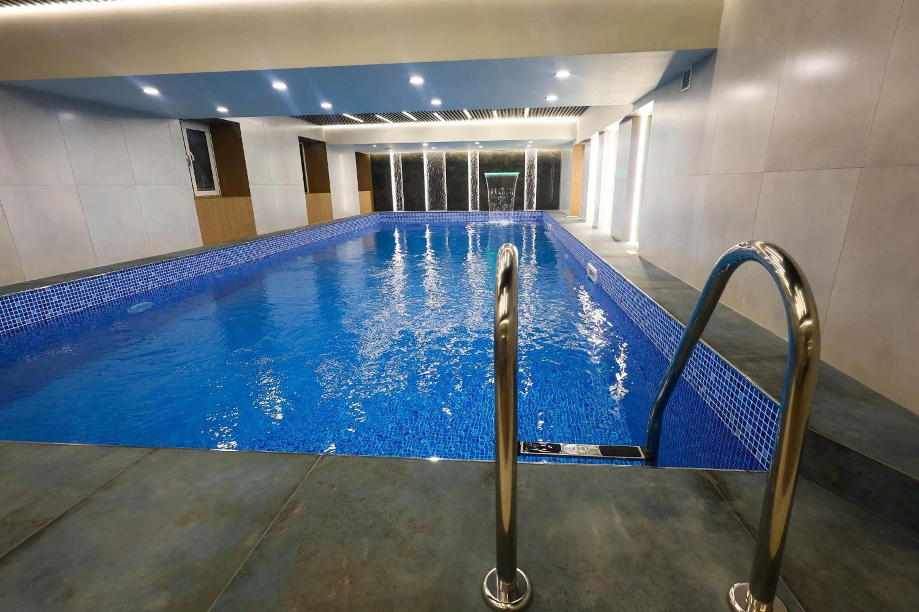 Swimming pool in Araks Hotel Complex