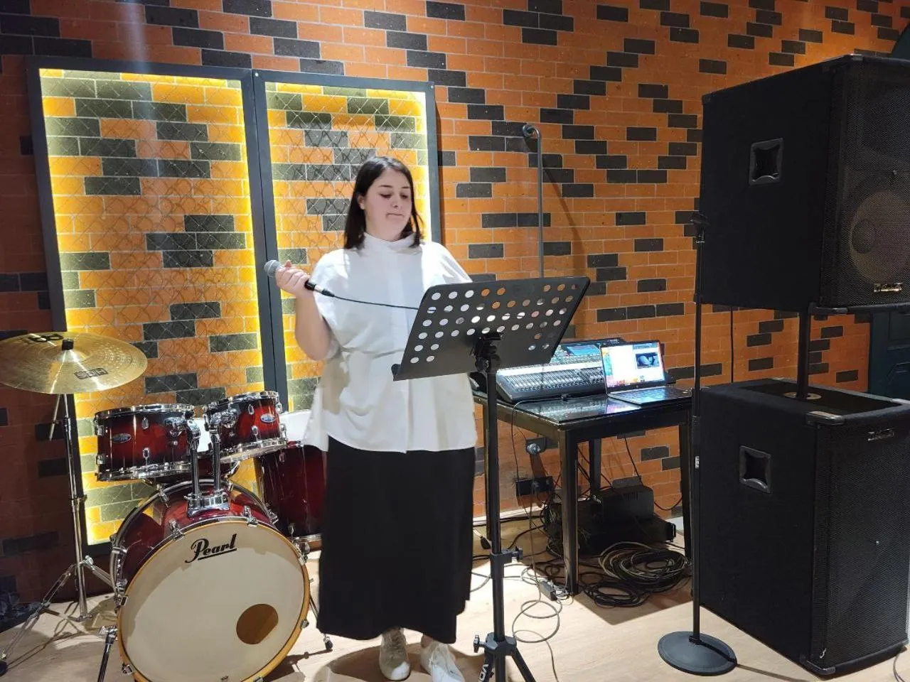 Restaurant/places to eat in Araks Hotel Complex