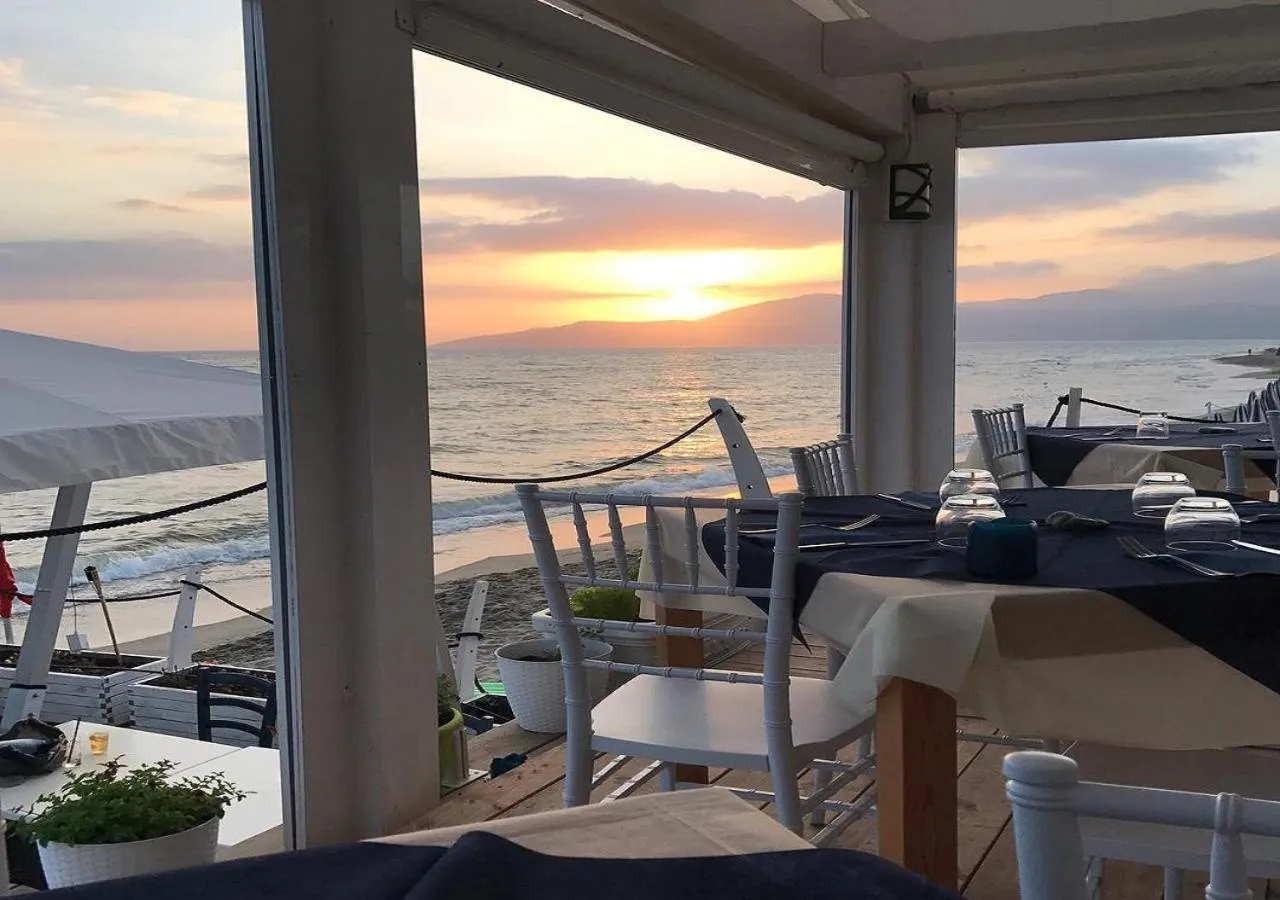 Restaurant/places to eat in Hotel Venere