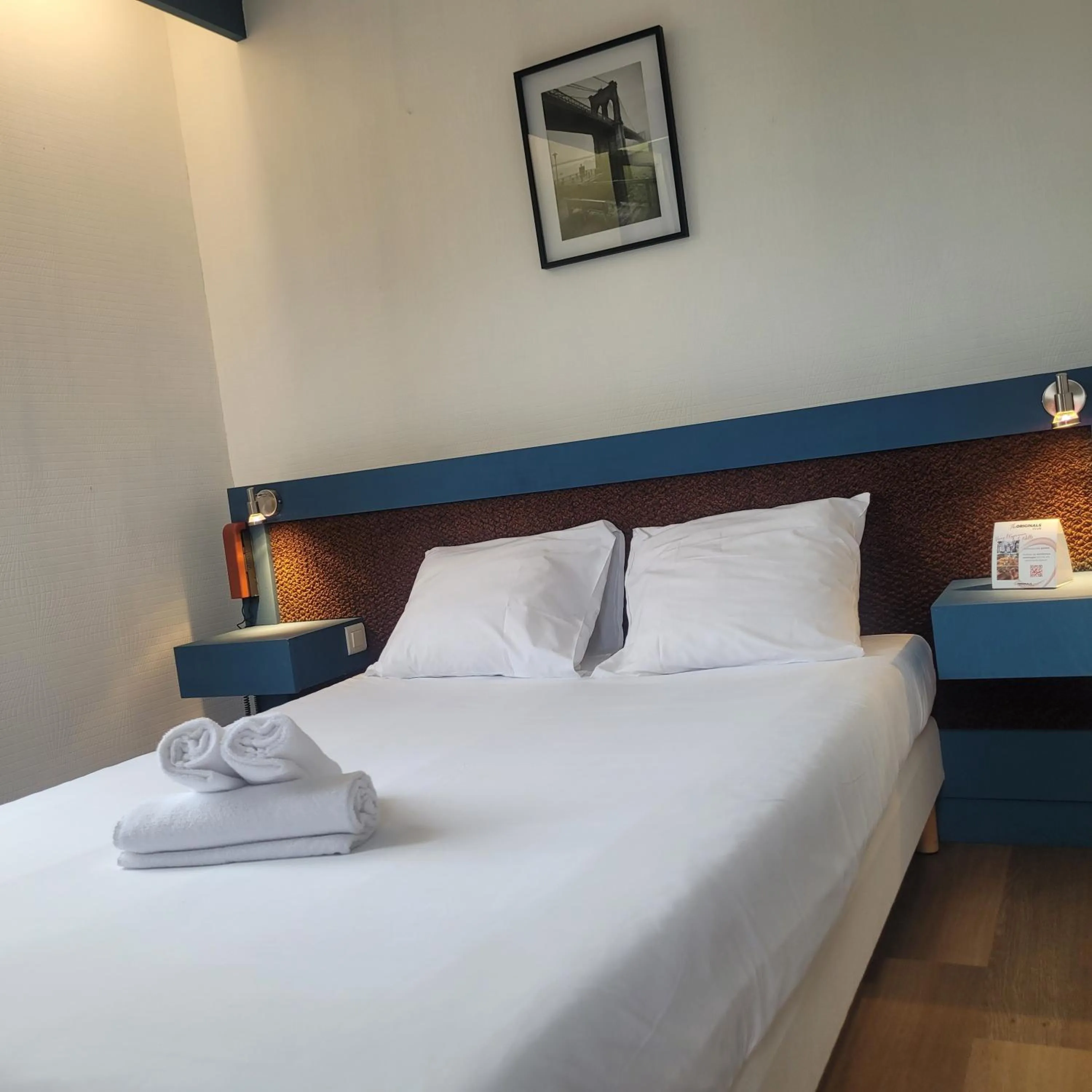 Bedroom in The Originals Access, Hôtel Figeac