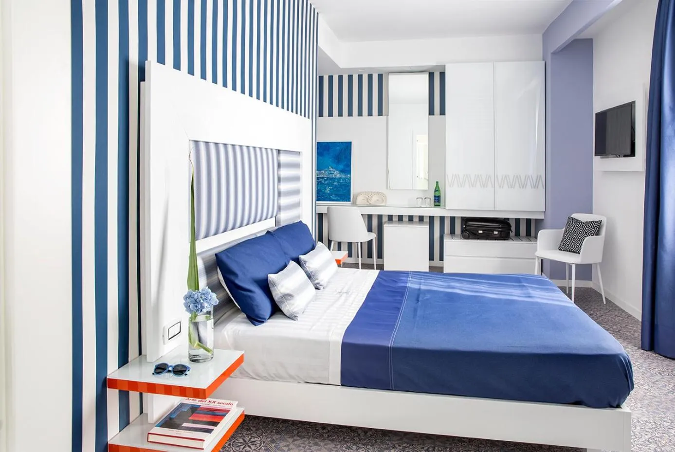 Spring, Bed in Villa Aragonese Rooms