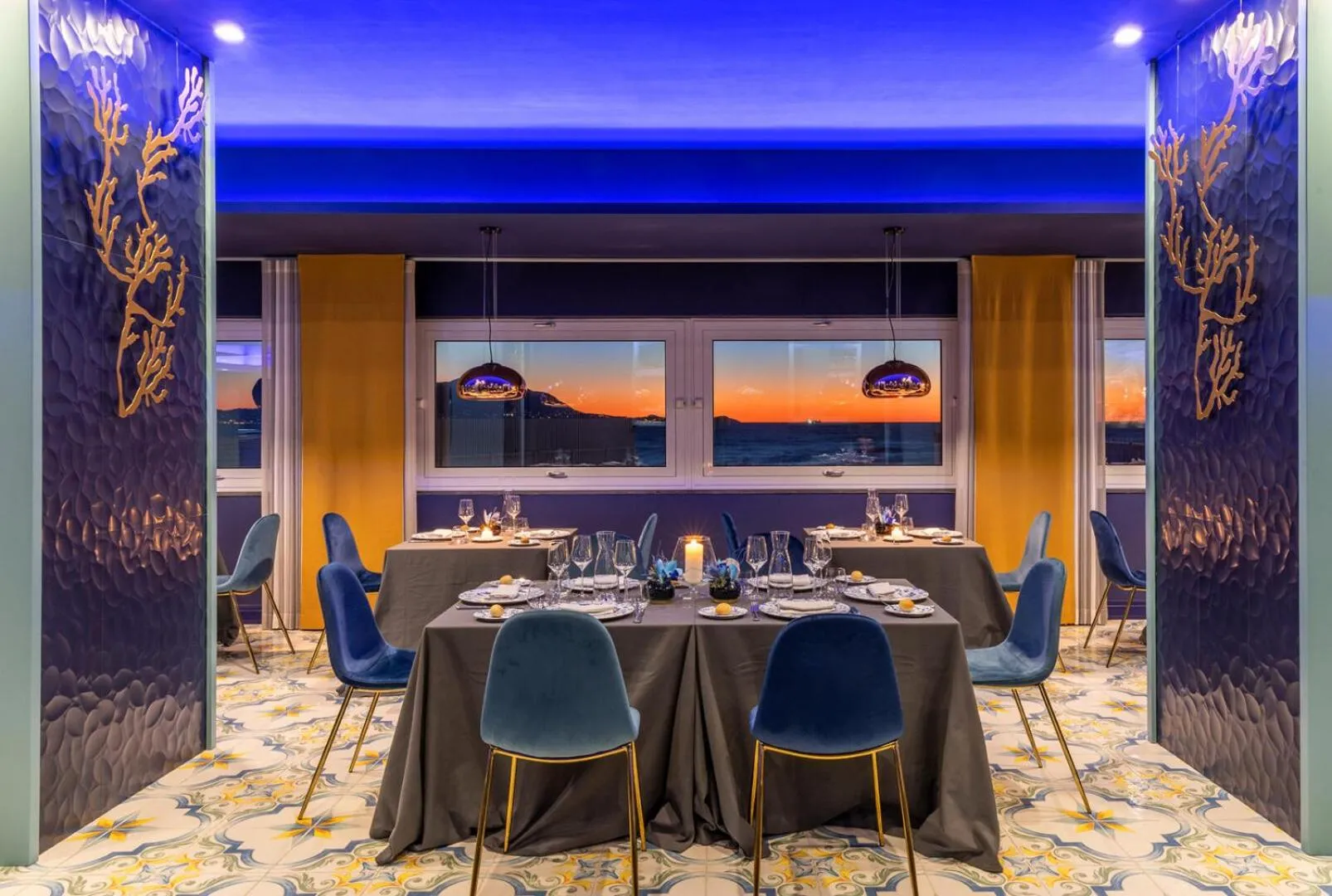 Restaurant/places to eat in Villa Aragonese Rooms