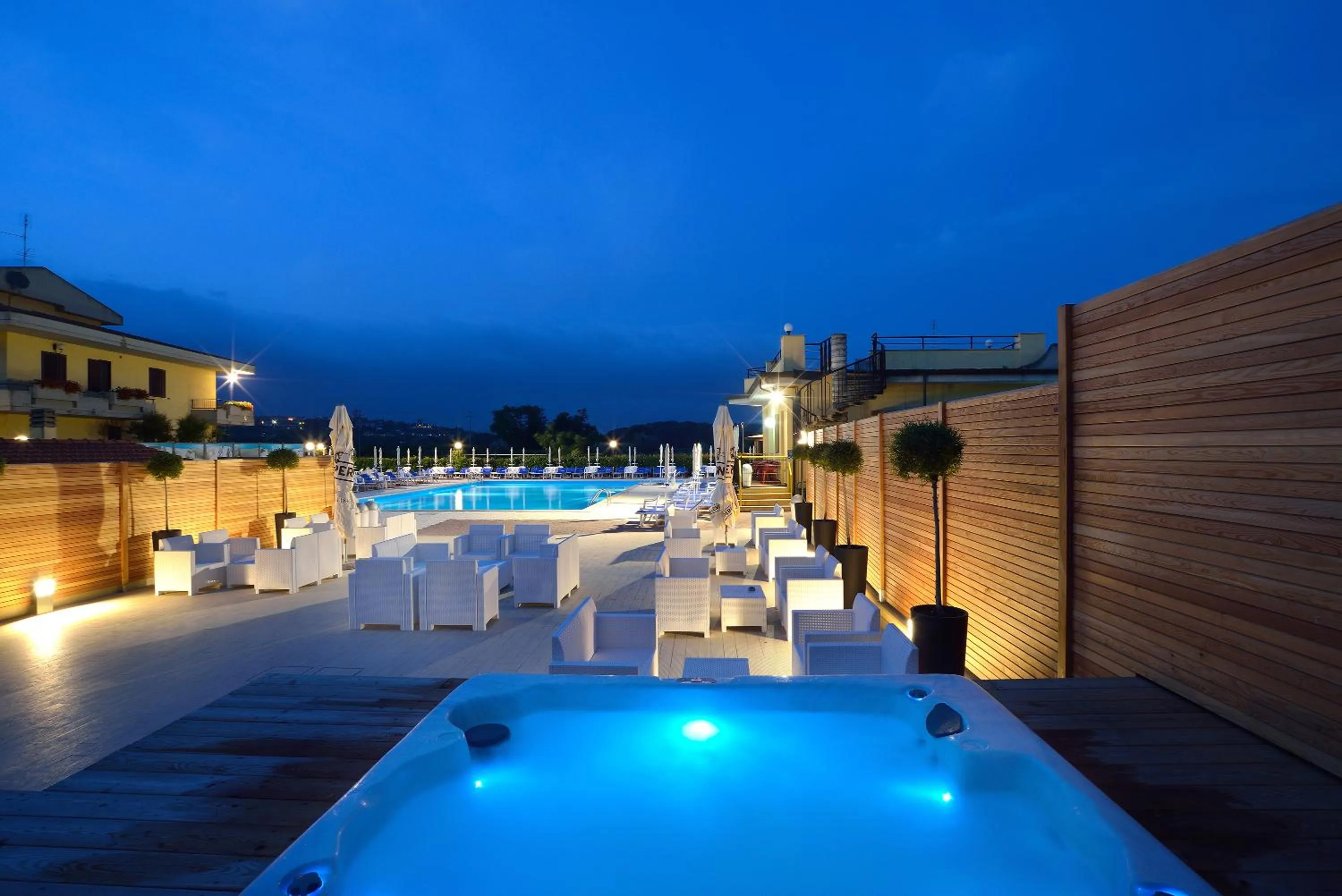 Swimming pool in Hotel Ristorante Dante