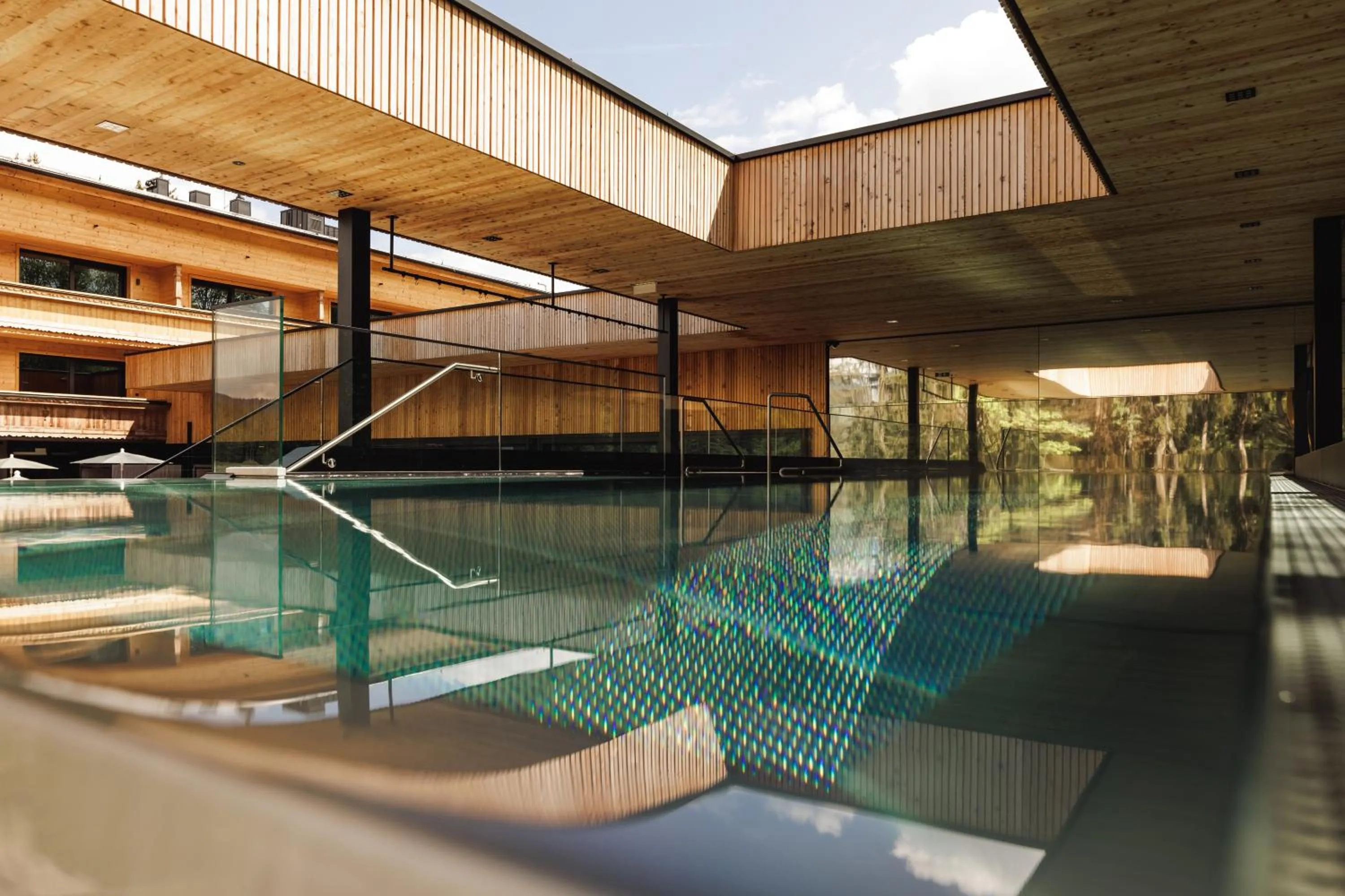 Pool view in Alpenhotel Kitzbühel am Schwarzsee - 4 Sterne Superior