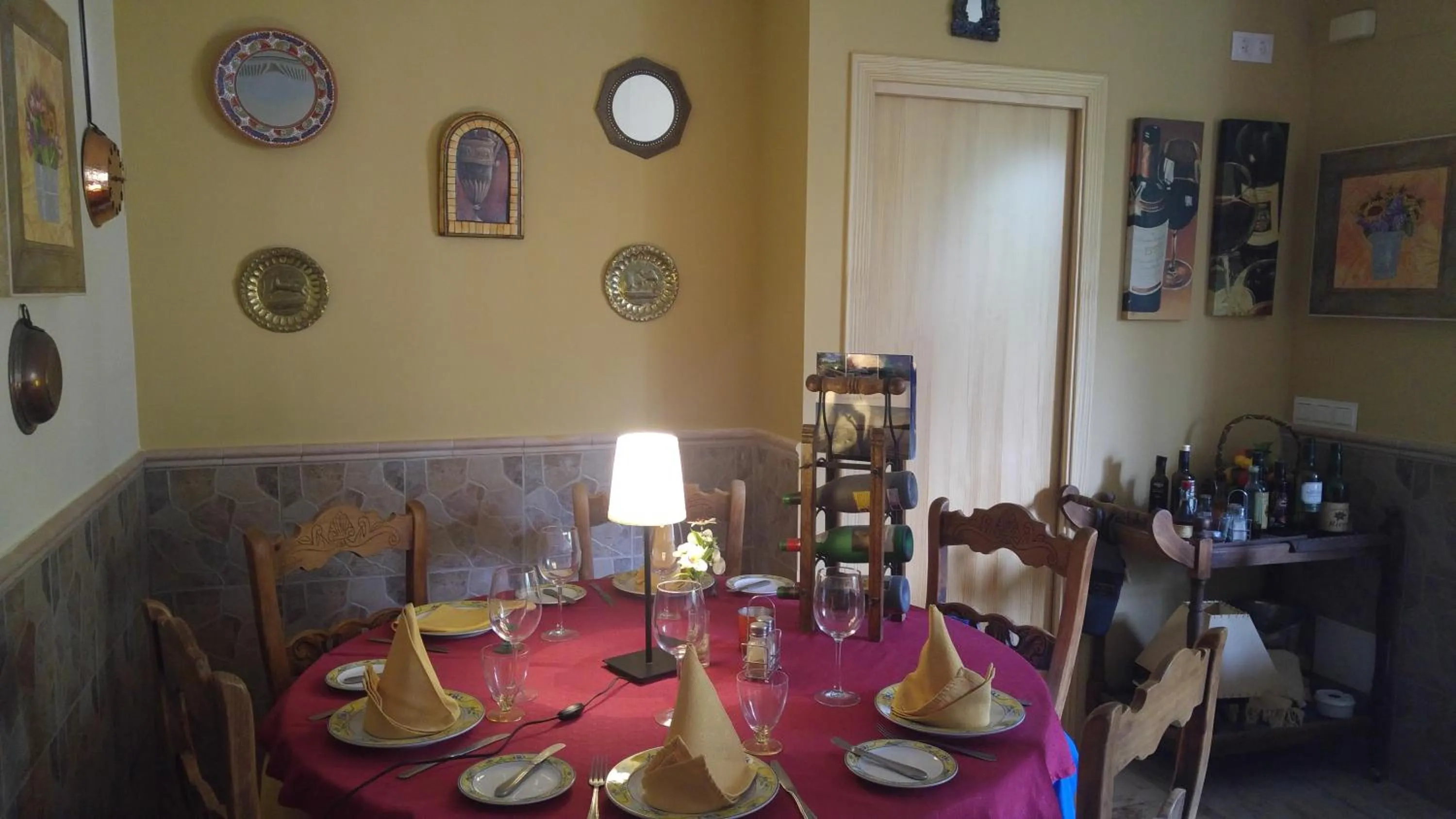 Restaurant/places to eat in Hospederia V Centenario