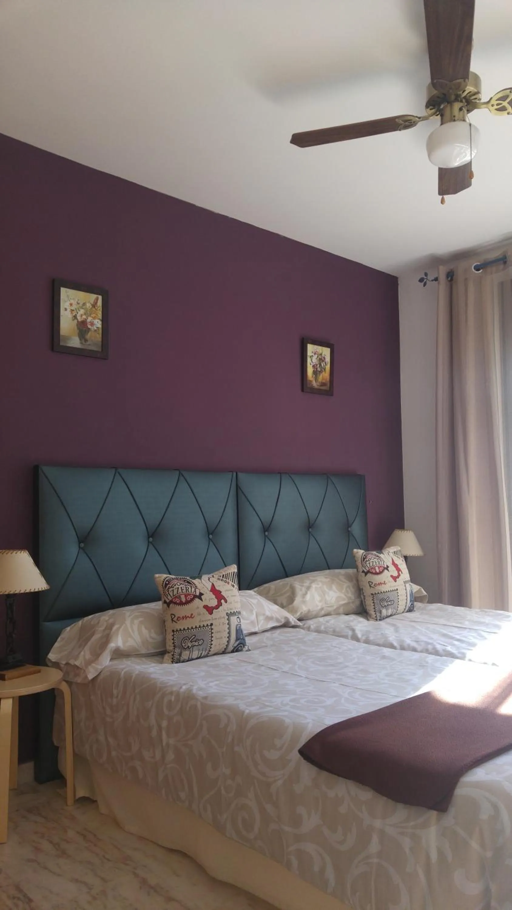 Photo of the whole room, Bed in Hospederia V Centenario