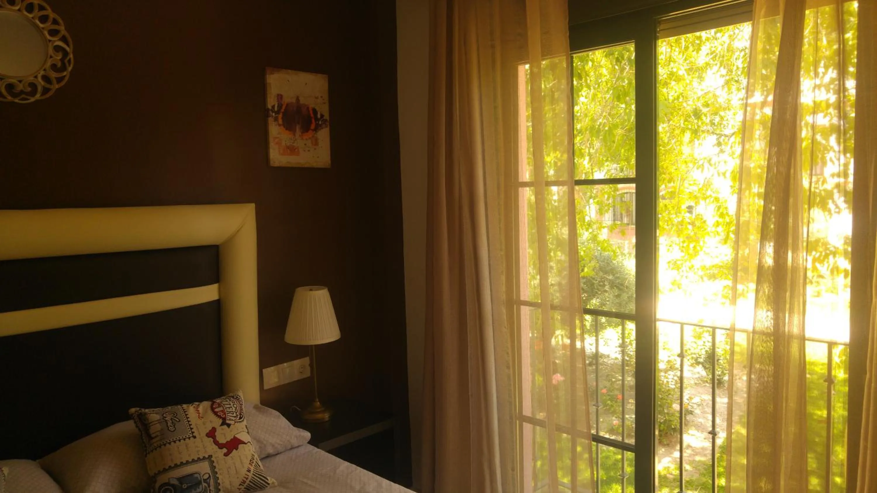 Photo of the whole room, Bed in Hospederia V Centenario