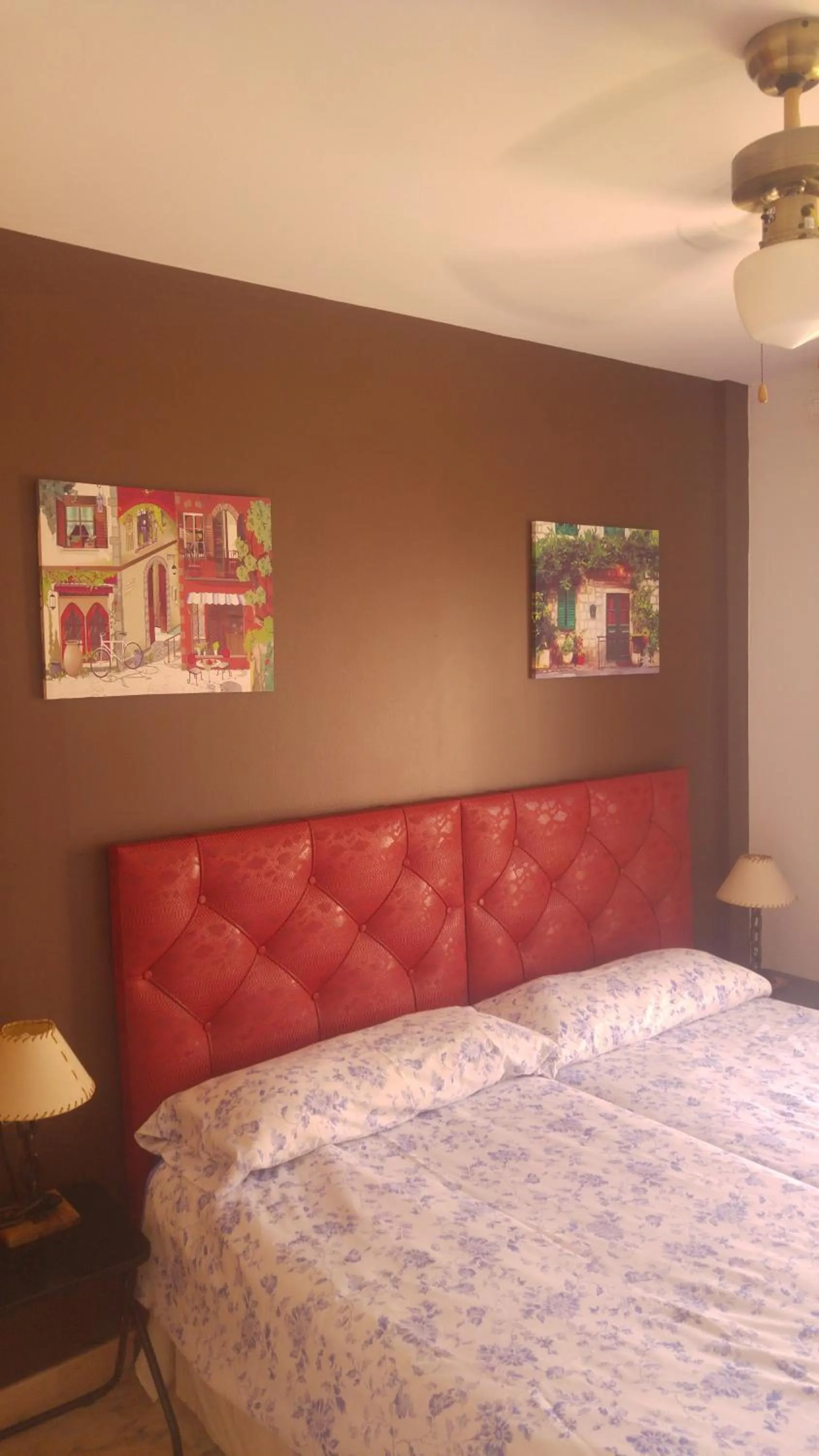 Photo of the whole room, Bed in Hospederia V Centenario