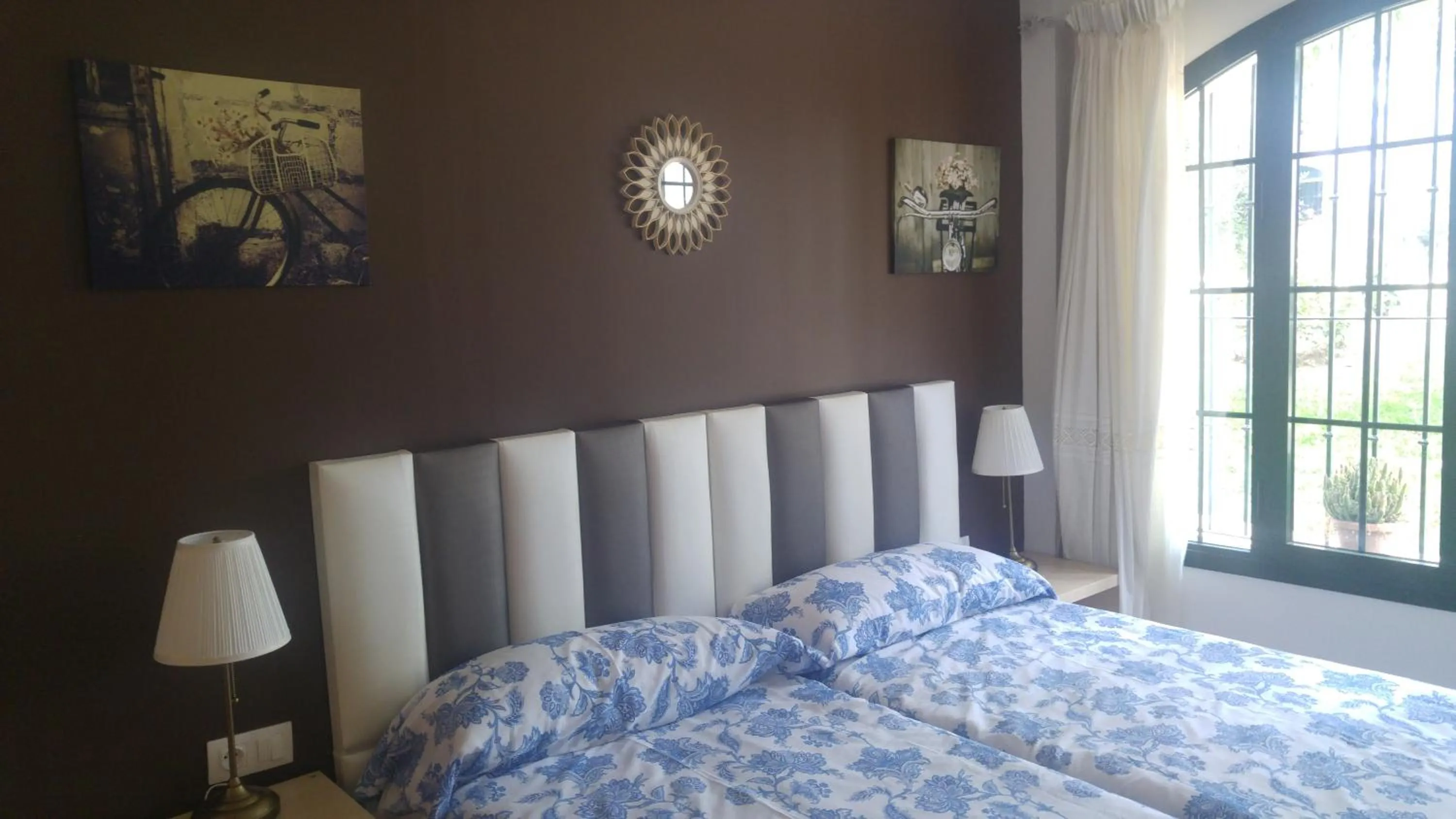 Decorative detail, Bed in Hospederia V Centenario