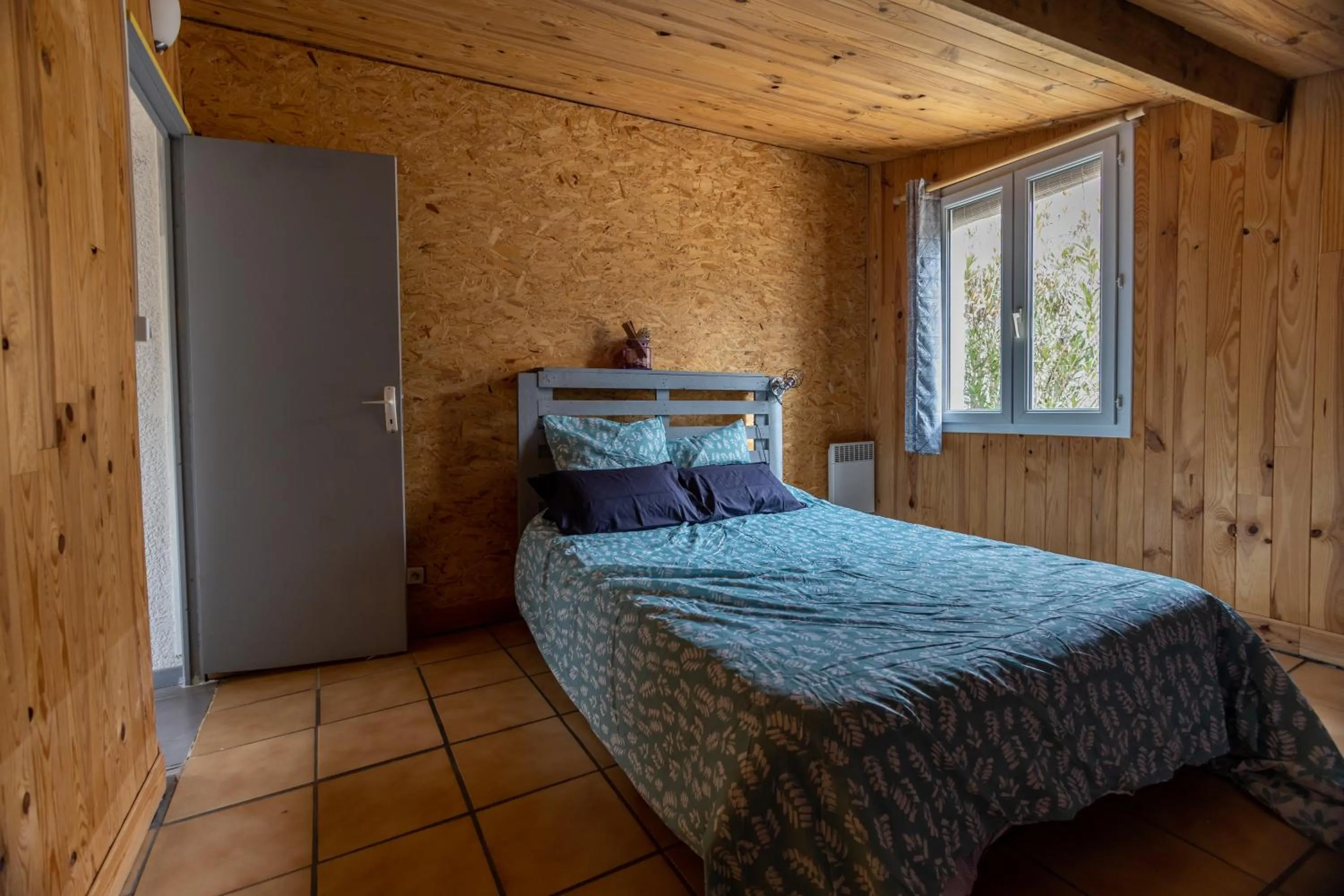 Bedroom, Bed in Domaine de bois joli
