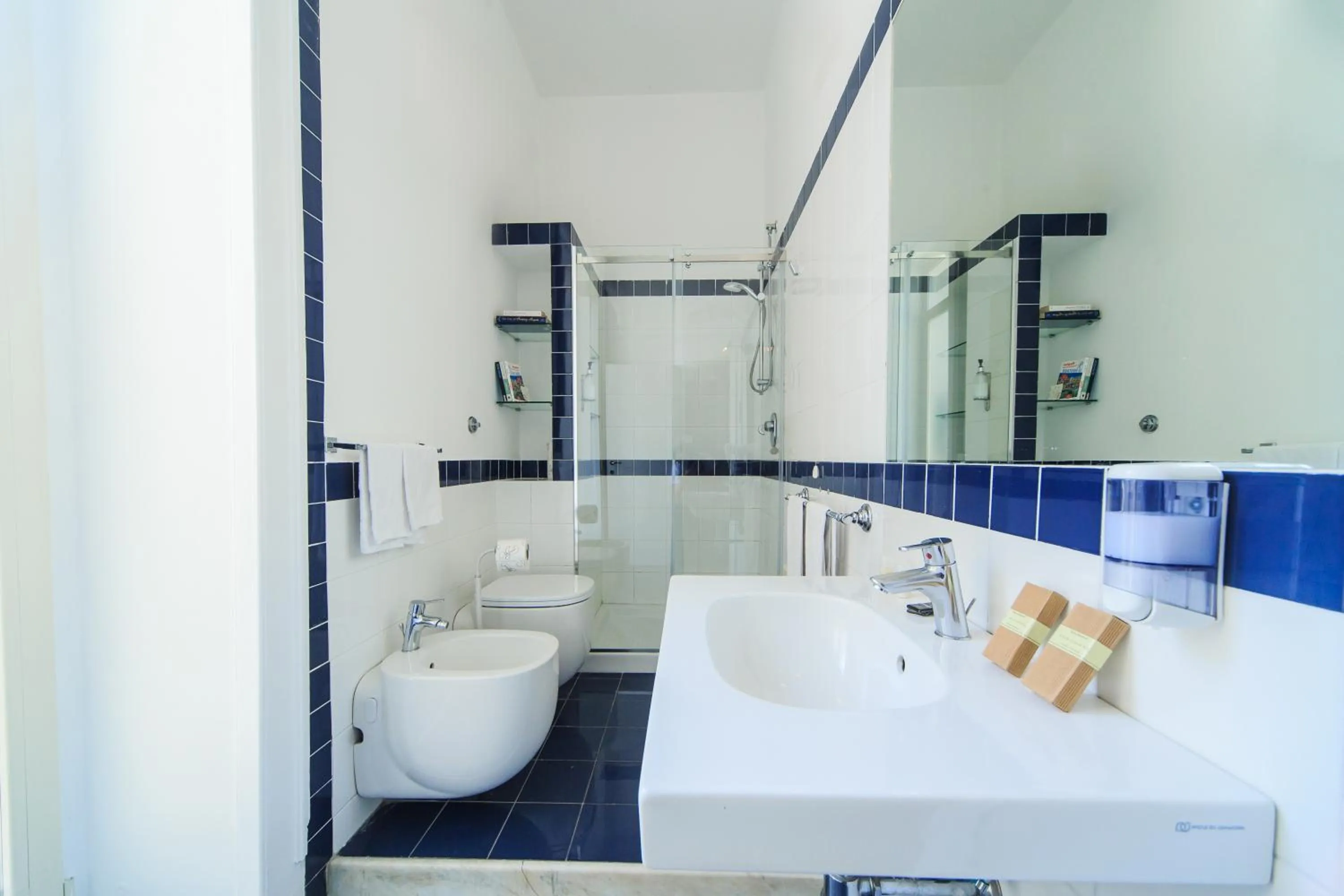 Bathroom in Spaccanapoli Comfort Suites