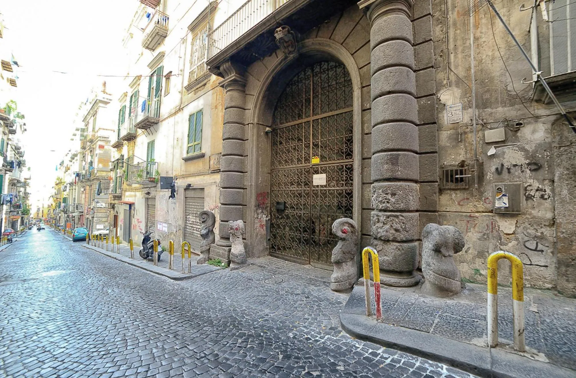 Facade/entrance in Spaccanapoli Comfort Suites