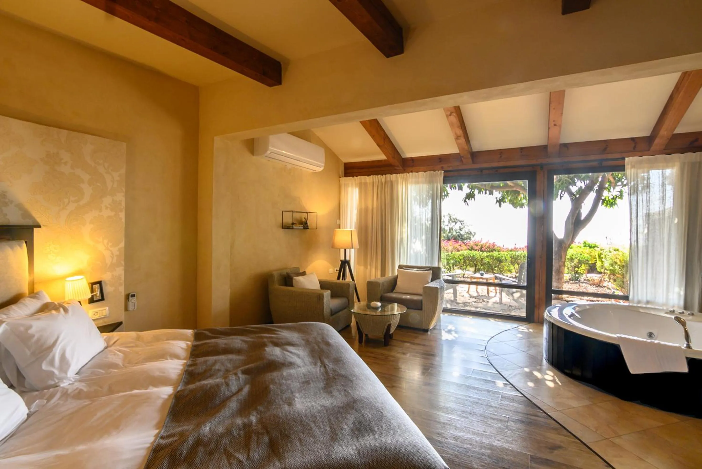 Bed in Cnaan Village Boutique Hotel & Spa