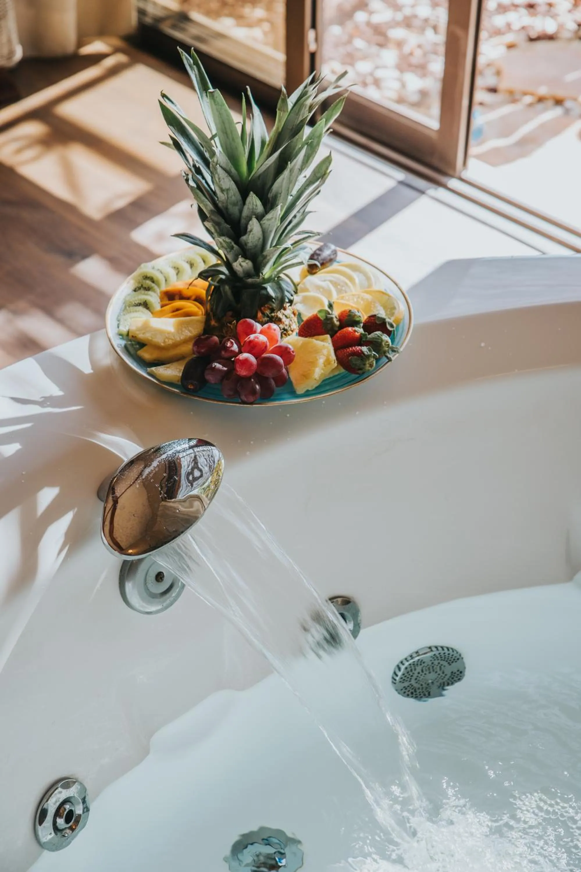 Hot Tub in Cnaan Village Boutique Hotel & Spa