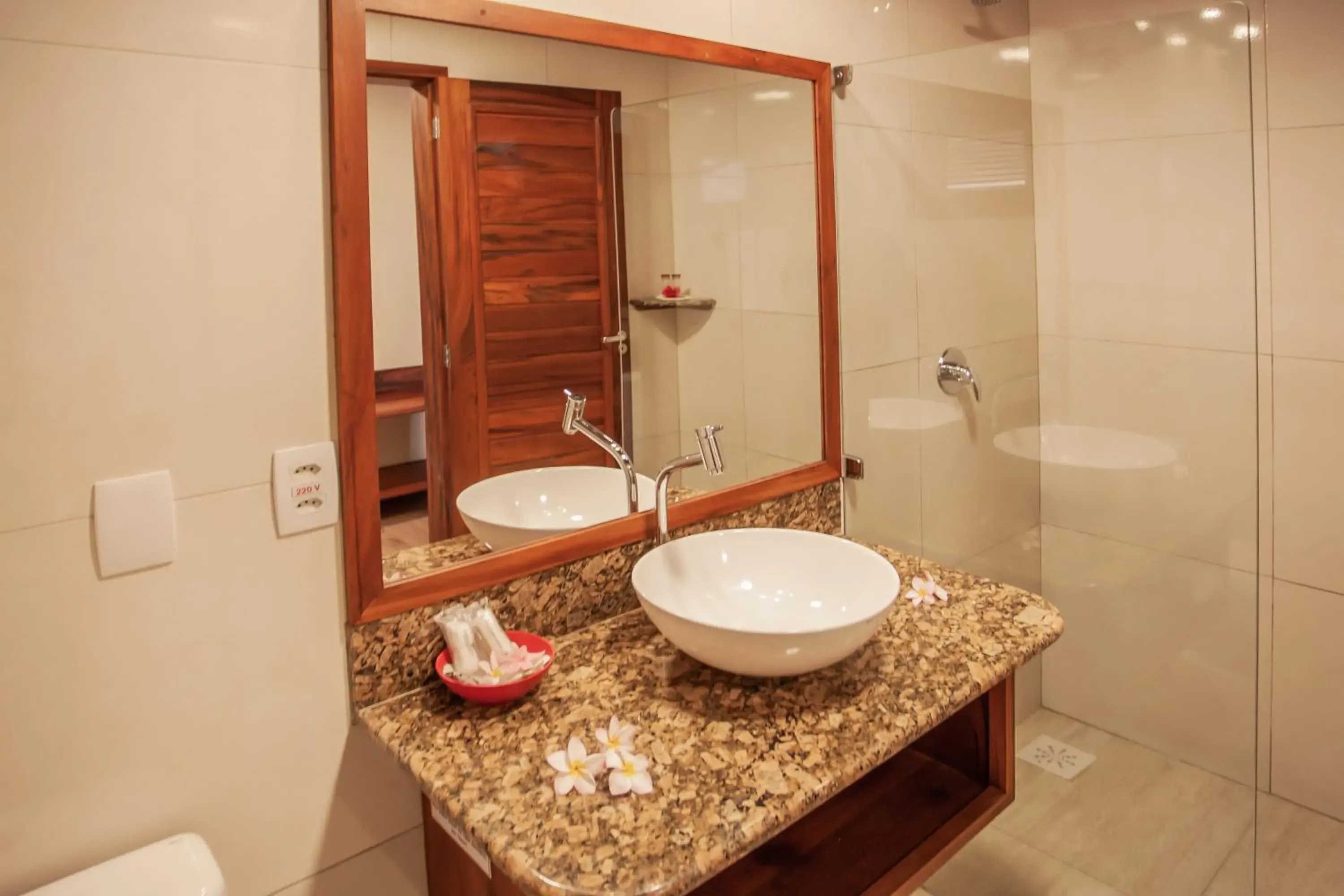 Double or Twin Room with Garden View in Hotel Villa Beija Flor Double or Twin Room with Garden View in Hotel Villa Beija Flor