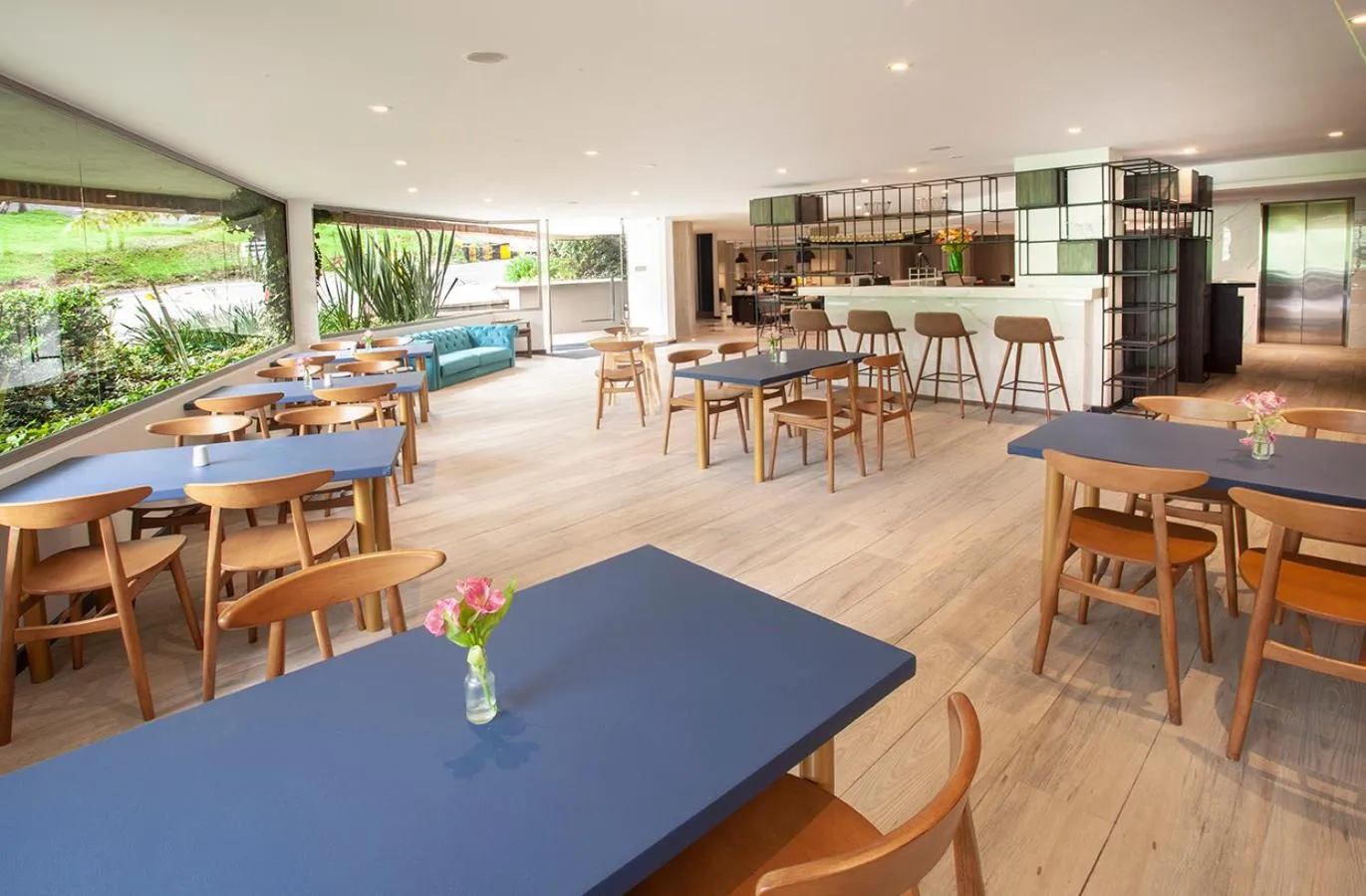 Restaurant/places to eat in Viaggio Urbano Business