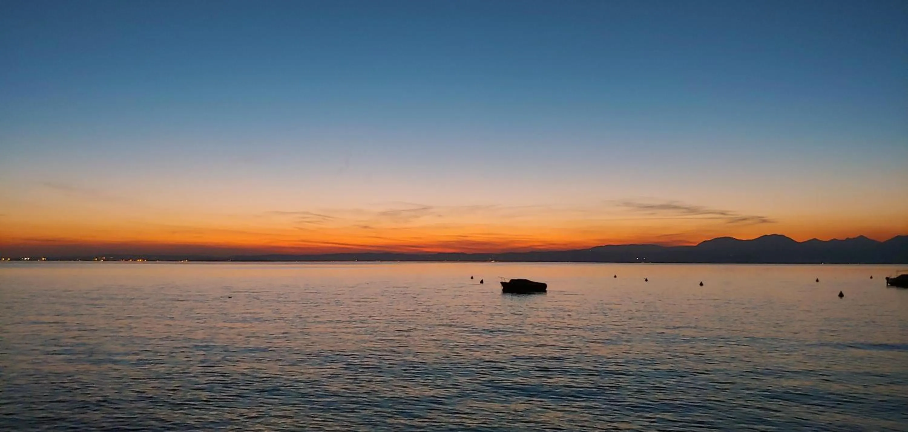 Natural landscape in Blue Lake Residence - Bardolino