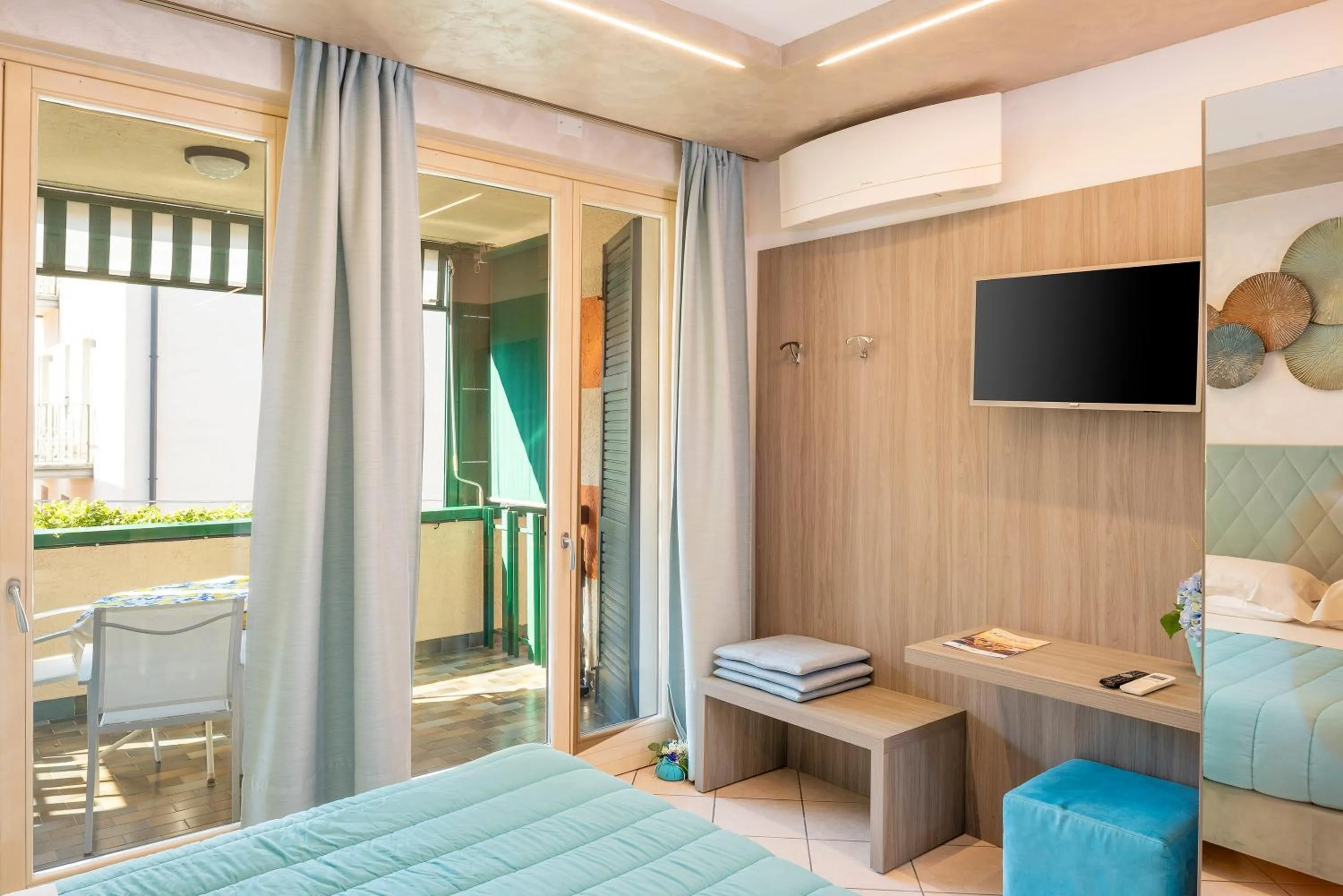 Bed in Blue Lake Residence - Bardolino