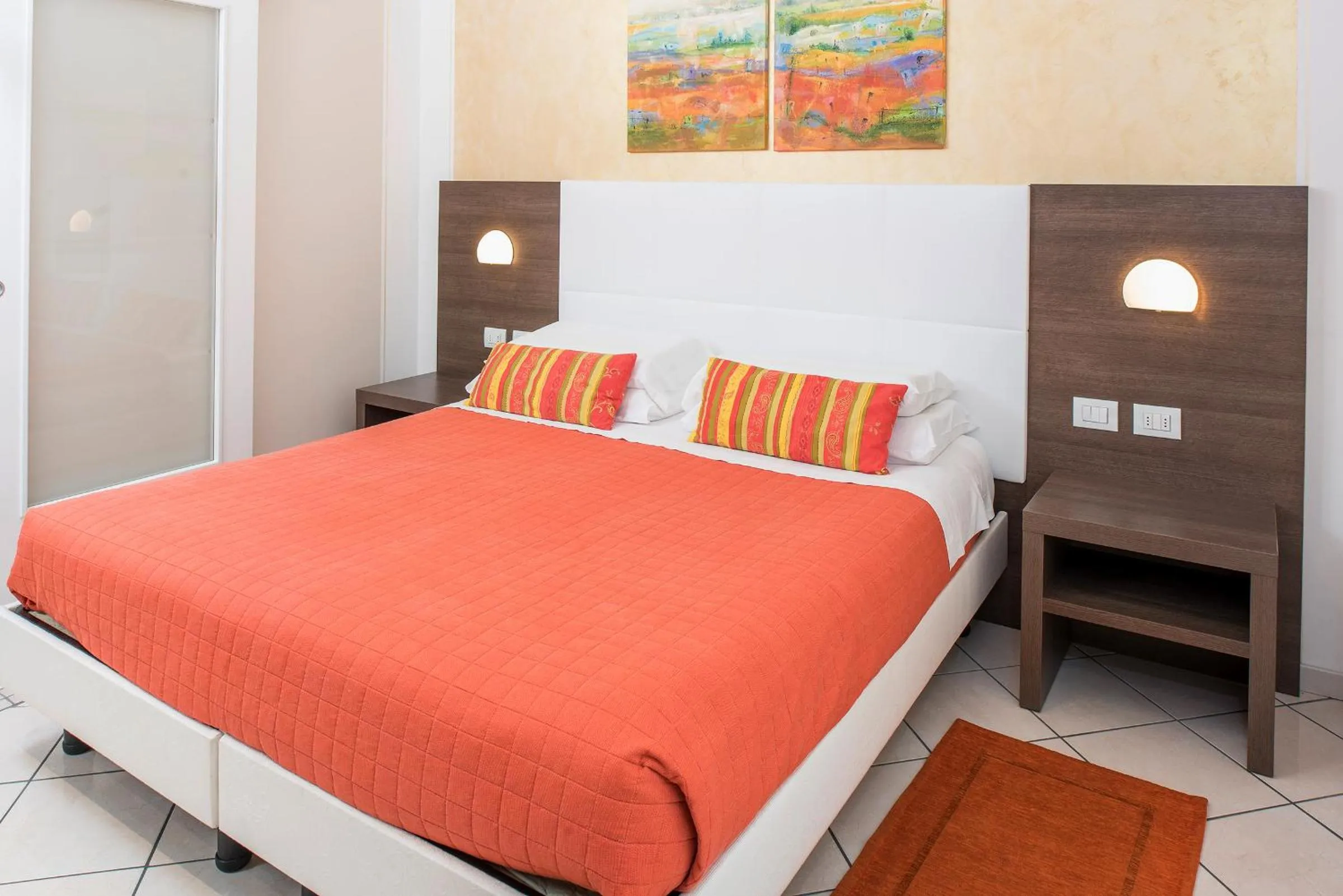 Bedroom, Bed in Blue Lake Residence - Bardolino