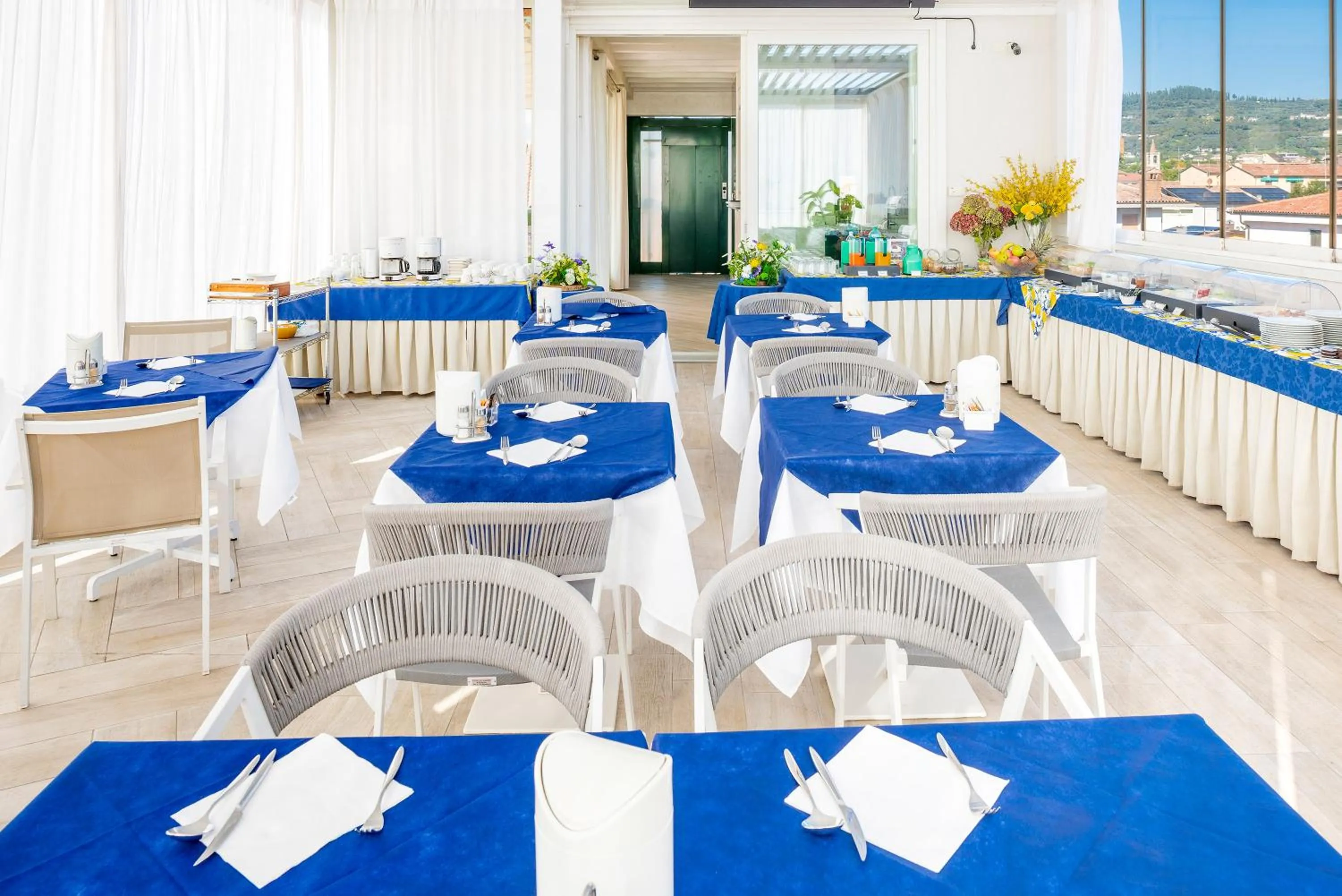 Buffet breakfast in Blue Lake Residence - Bardolino