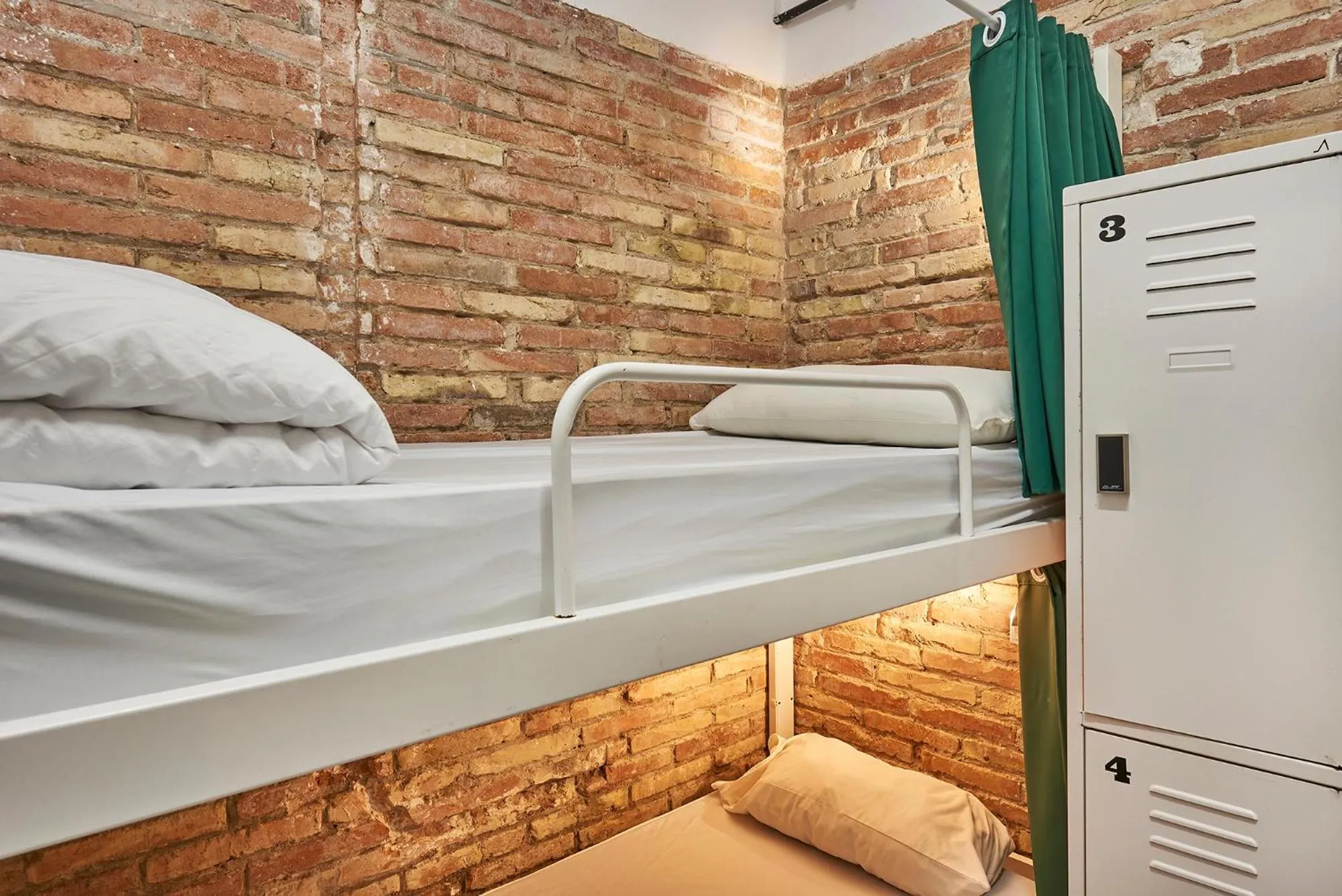 Decorative detail in Hola Hostal Collblanc