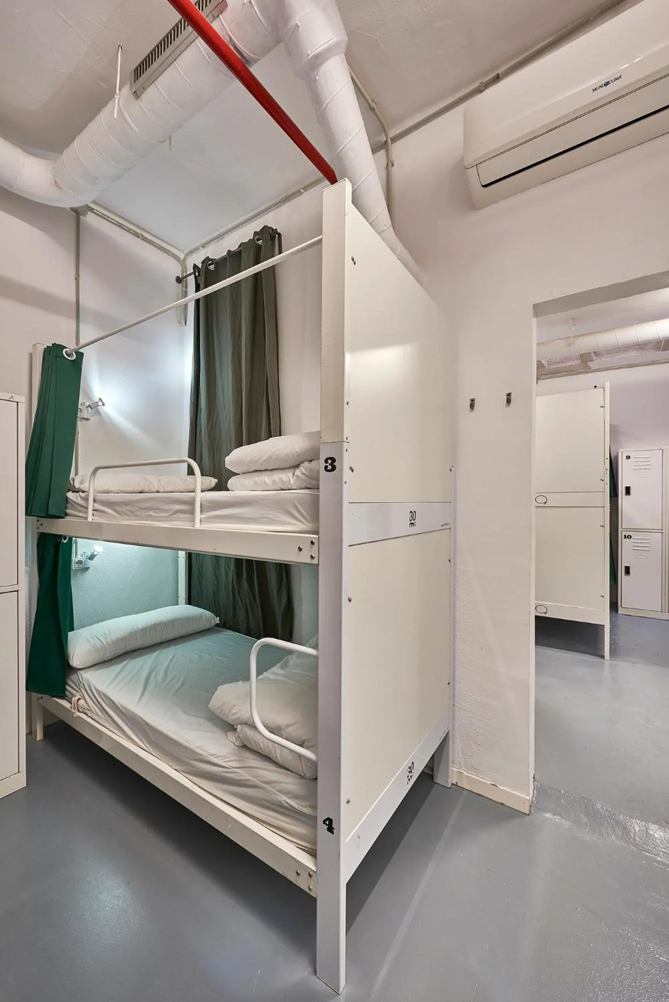 Decorative detail in Hola Hostal Collblanc