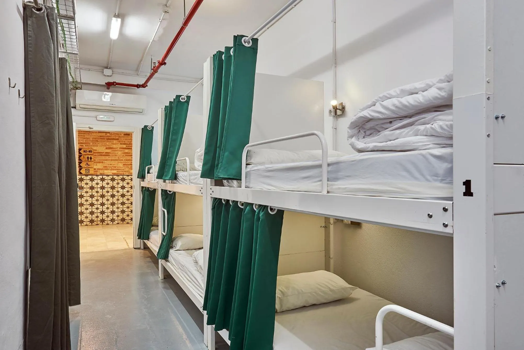 Decorative detail in Hola Hostal Collblanc