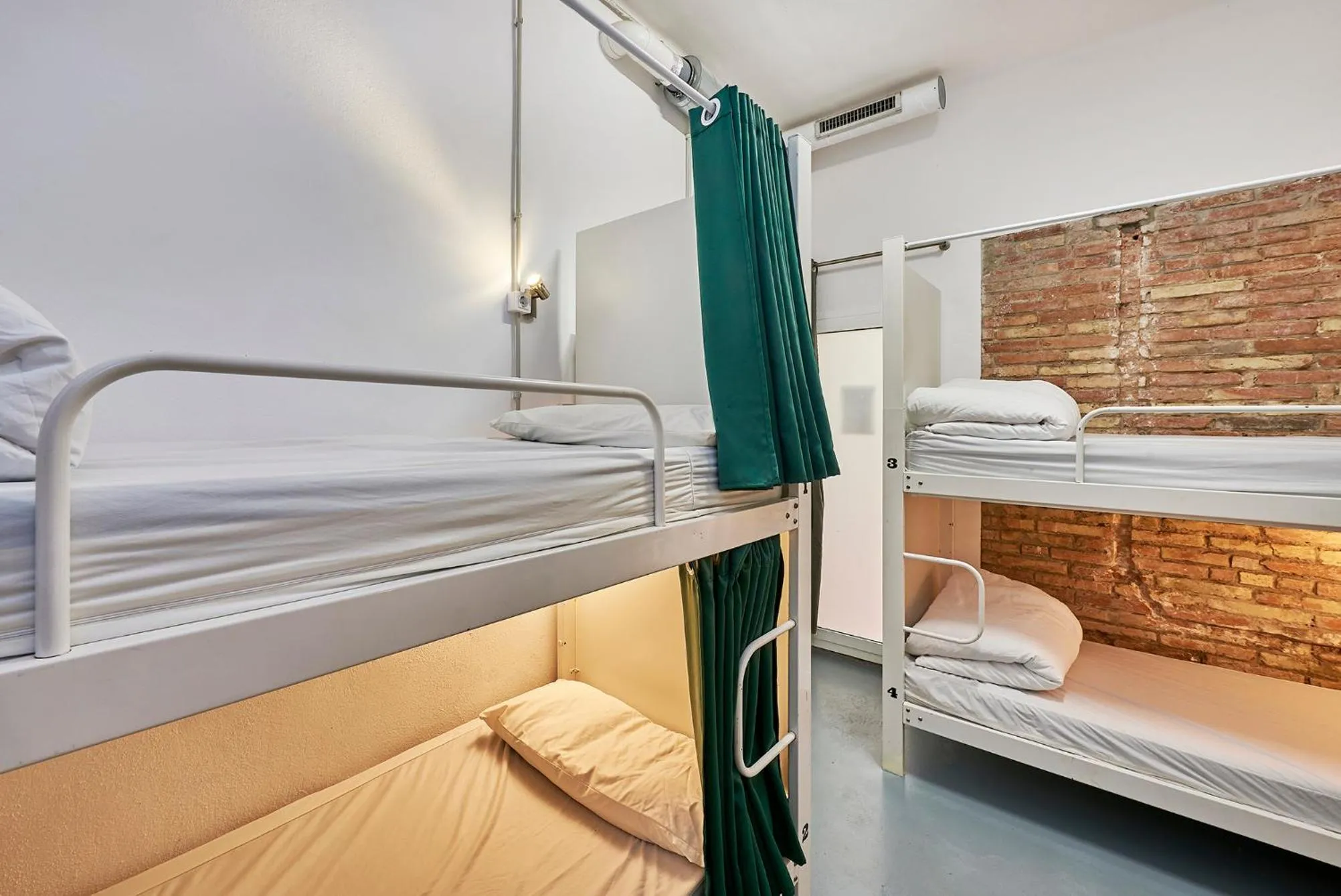 Decorative detail in Hola Hostal Collblanc