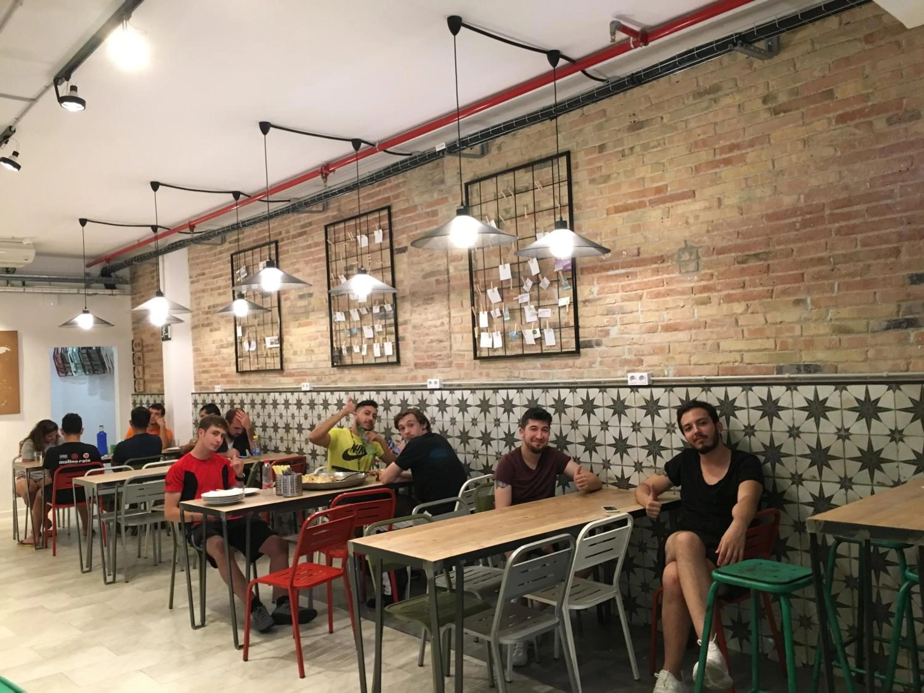 Guests in Hola Hostal Collblanc