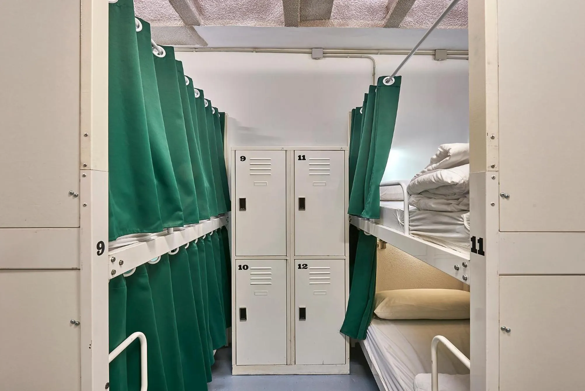 Decorative detail in Hola Hostal Collblanc