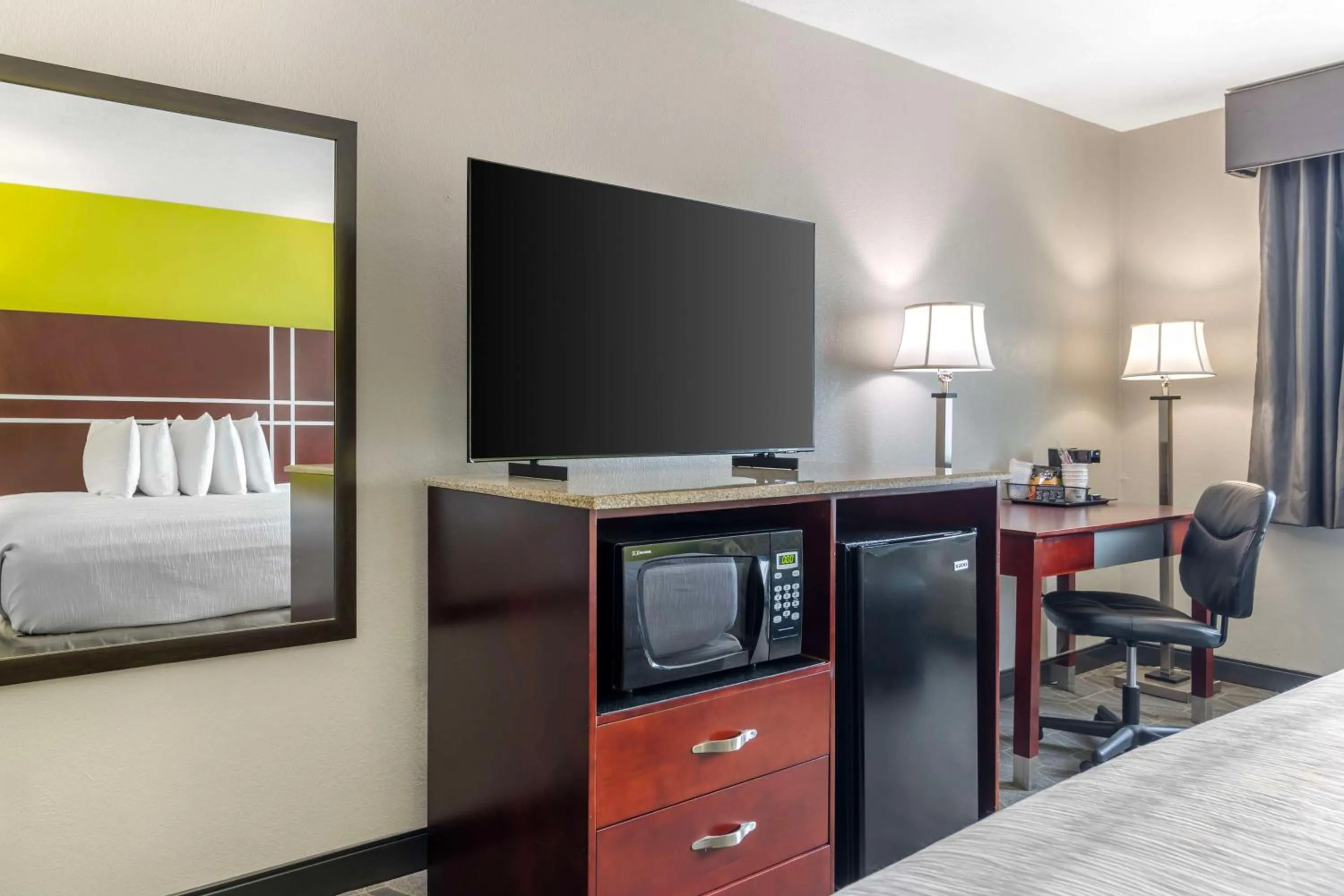 Bedroom, Bed in Best Western Auburn/Opelika Inn