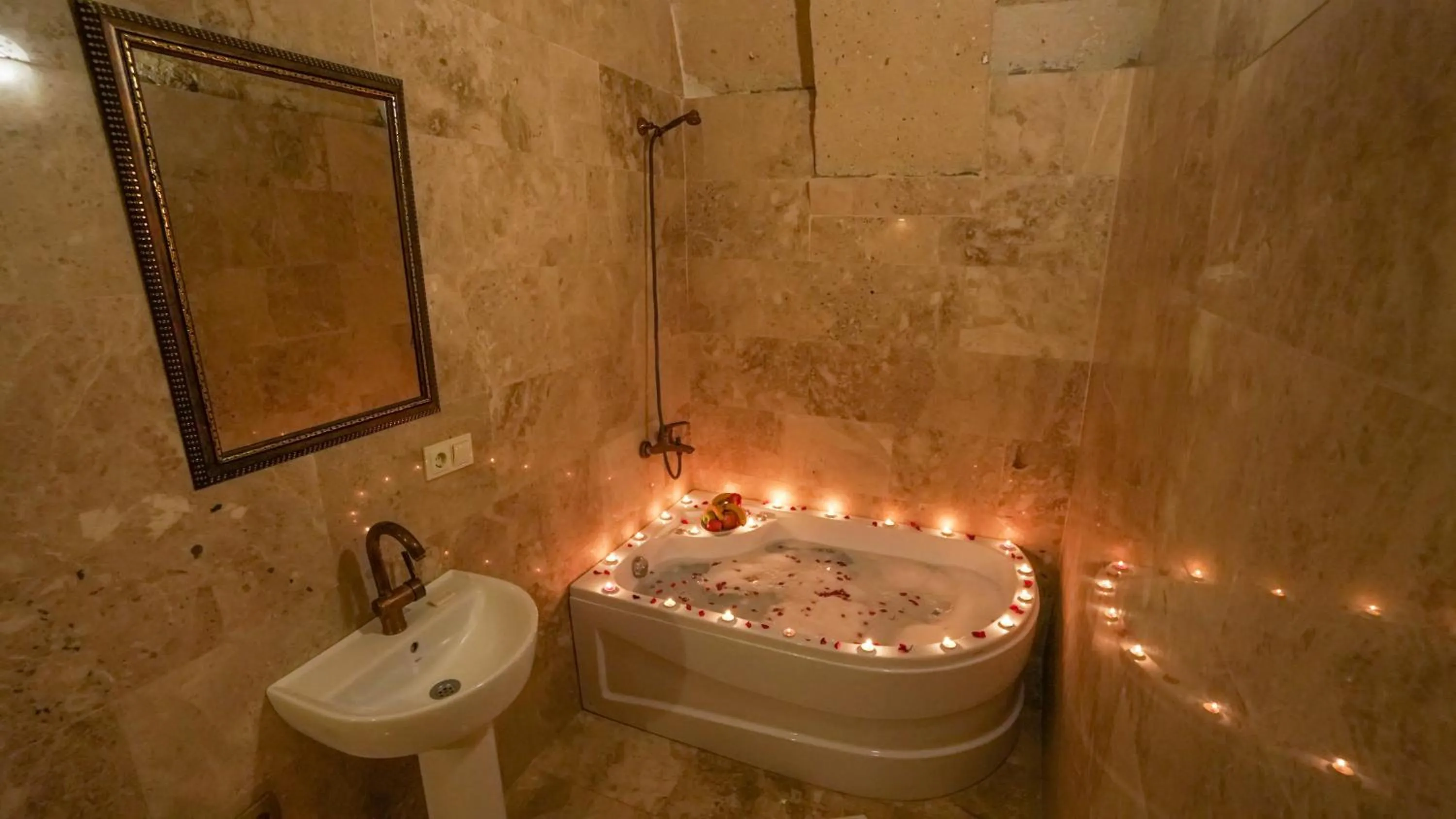 Hot Tub in Asyada Suites Hotel