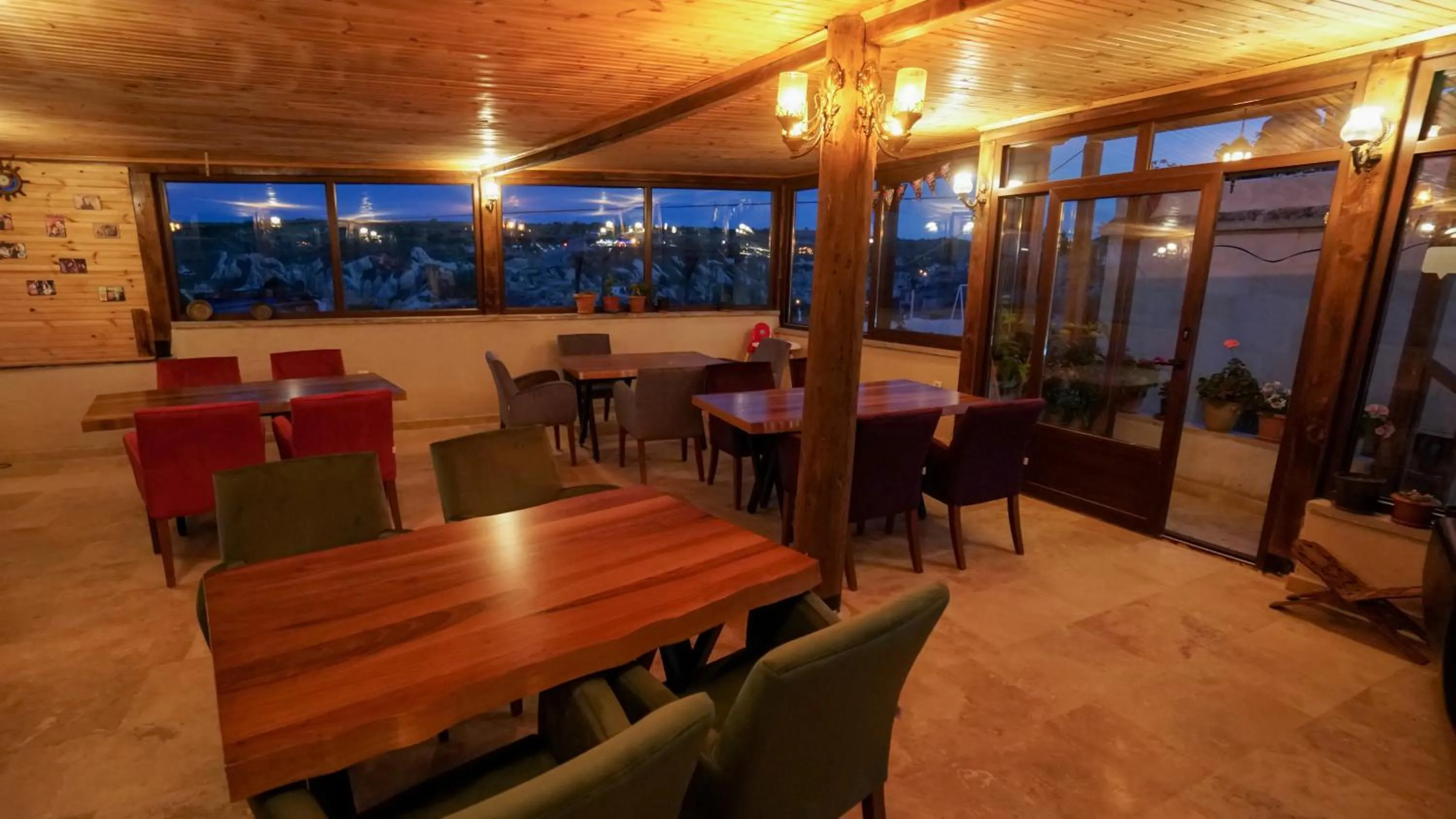 Restaurant/places to eat in Asyada Suites Hotel