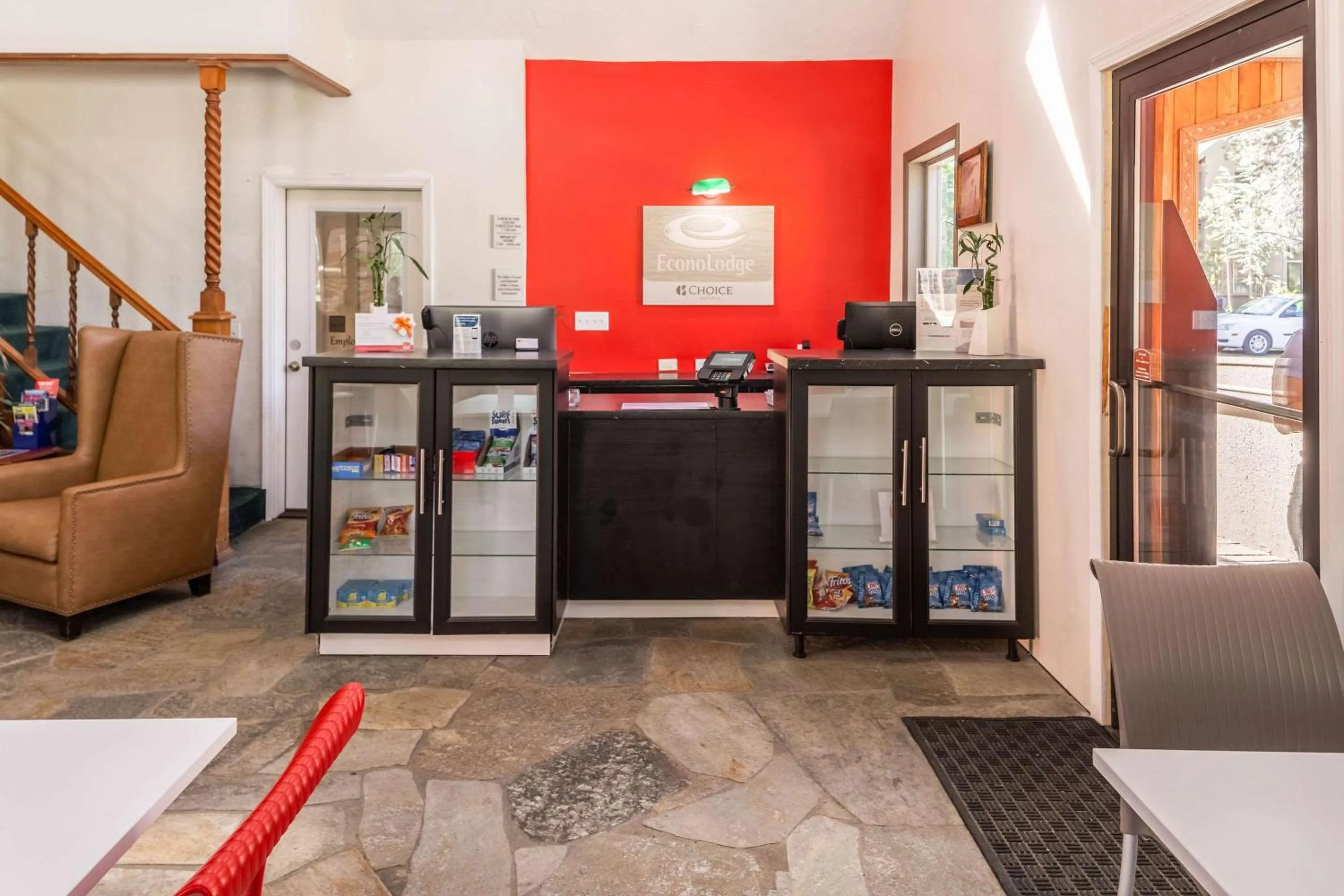 Lobby or reception in Econo Lodge Inn & Suites Heavenly Village Area