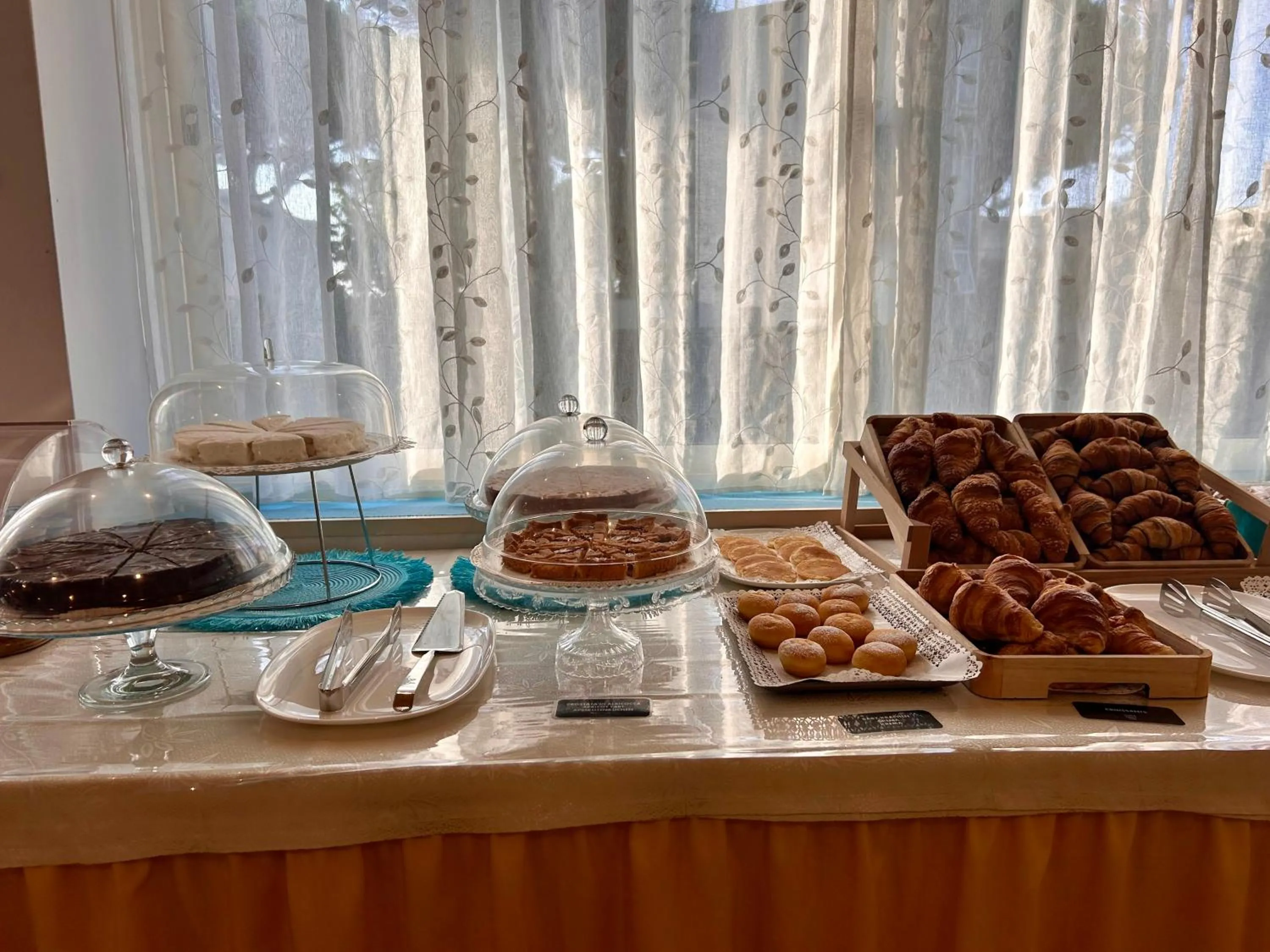 Buffet breakfast in Hotel Palm Beach