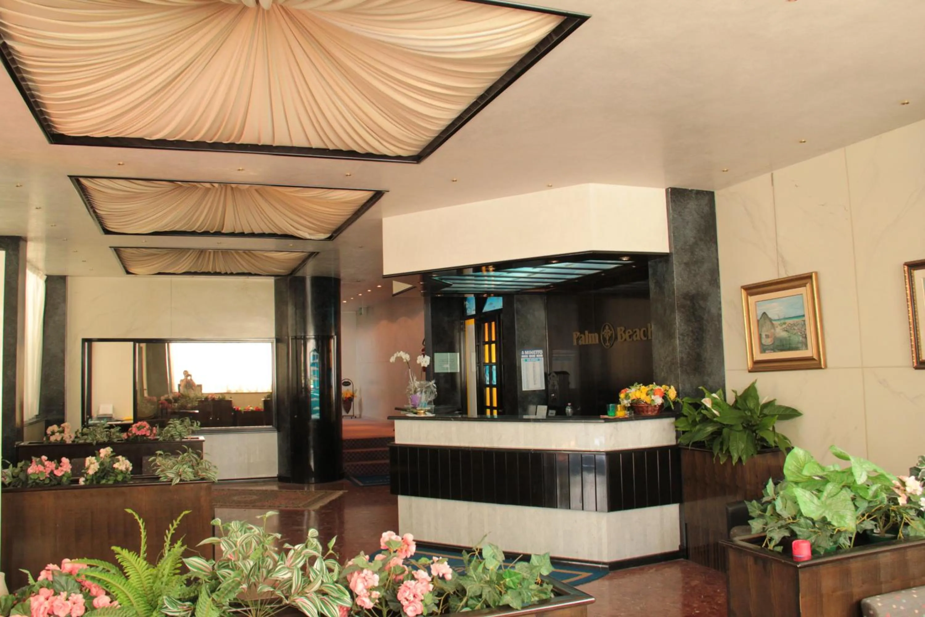 Lobby or reception in Hotel Palm Beach