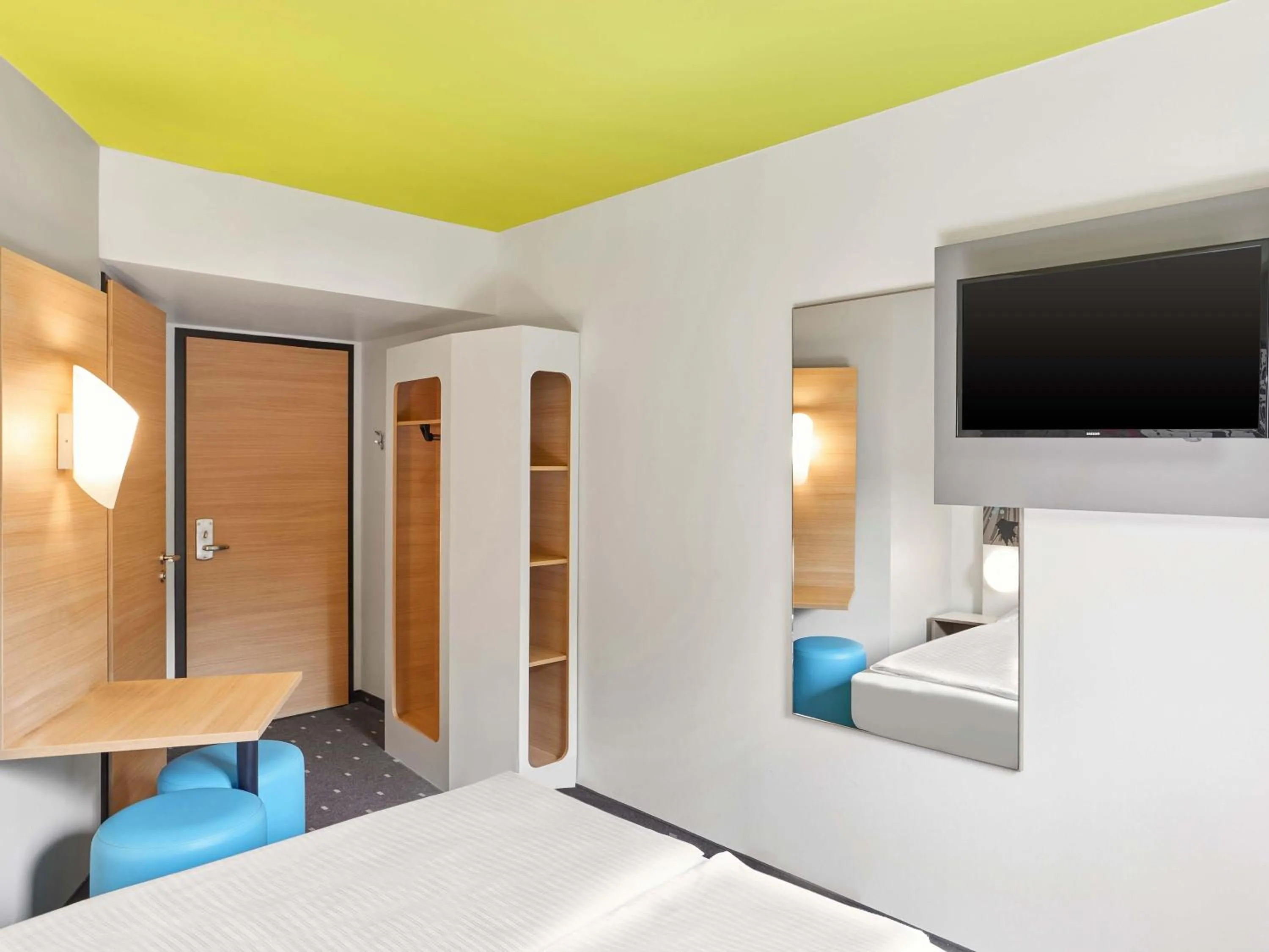 Photo of the whole room, Bed in B&B Hotel Trier