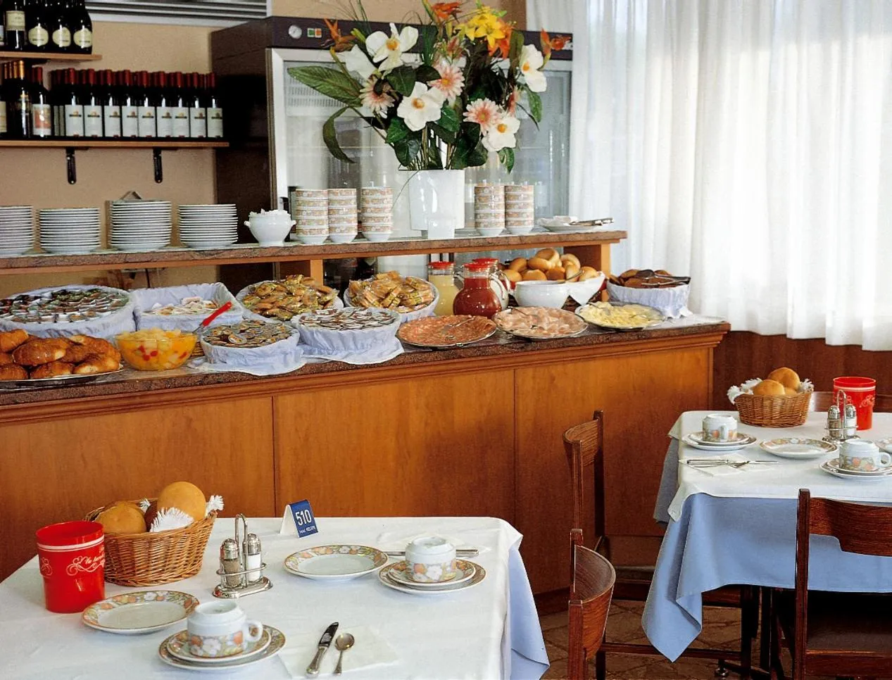 Buffet breakfast in Hotel Nelson